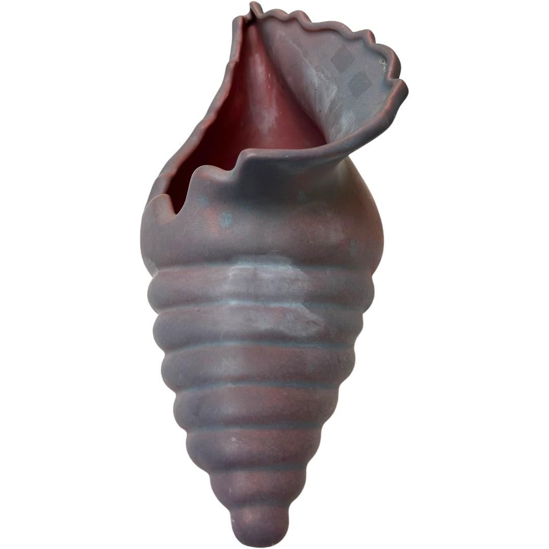 Vintage Van Briggle Dark Mauve Pottery Conch Sea Shell ~ Colorado Springs In Good Condition For Sale In Naples, FL
