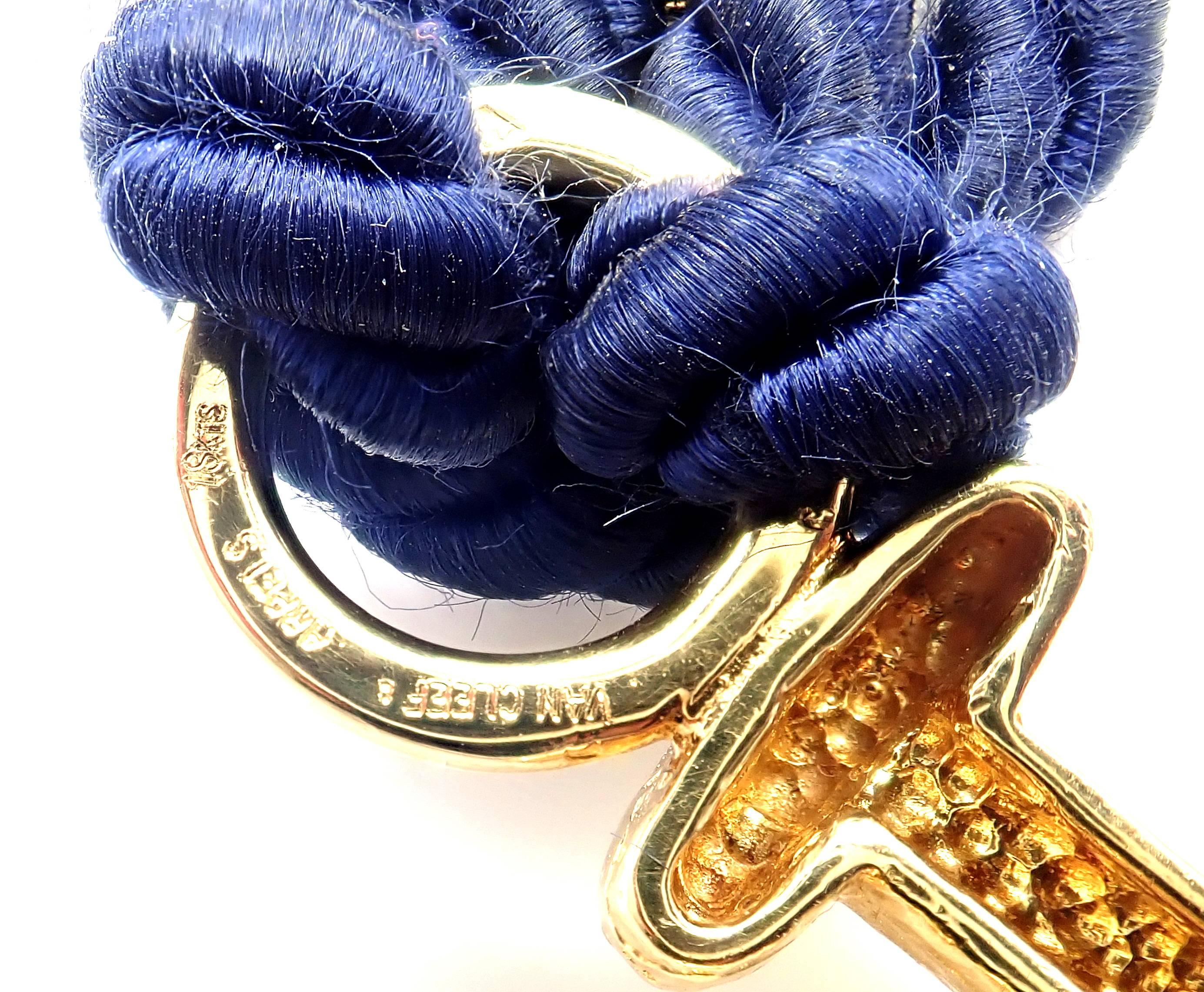 Women's or Men's Vintage Van Cleef & Arpels Anchor Navy Silk Yellow Gold Bracelet