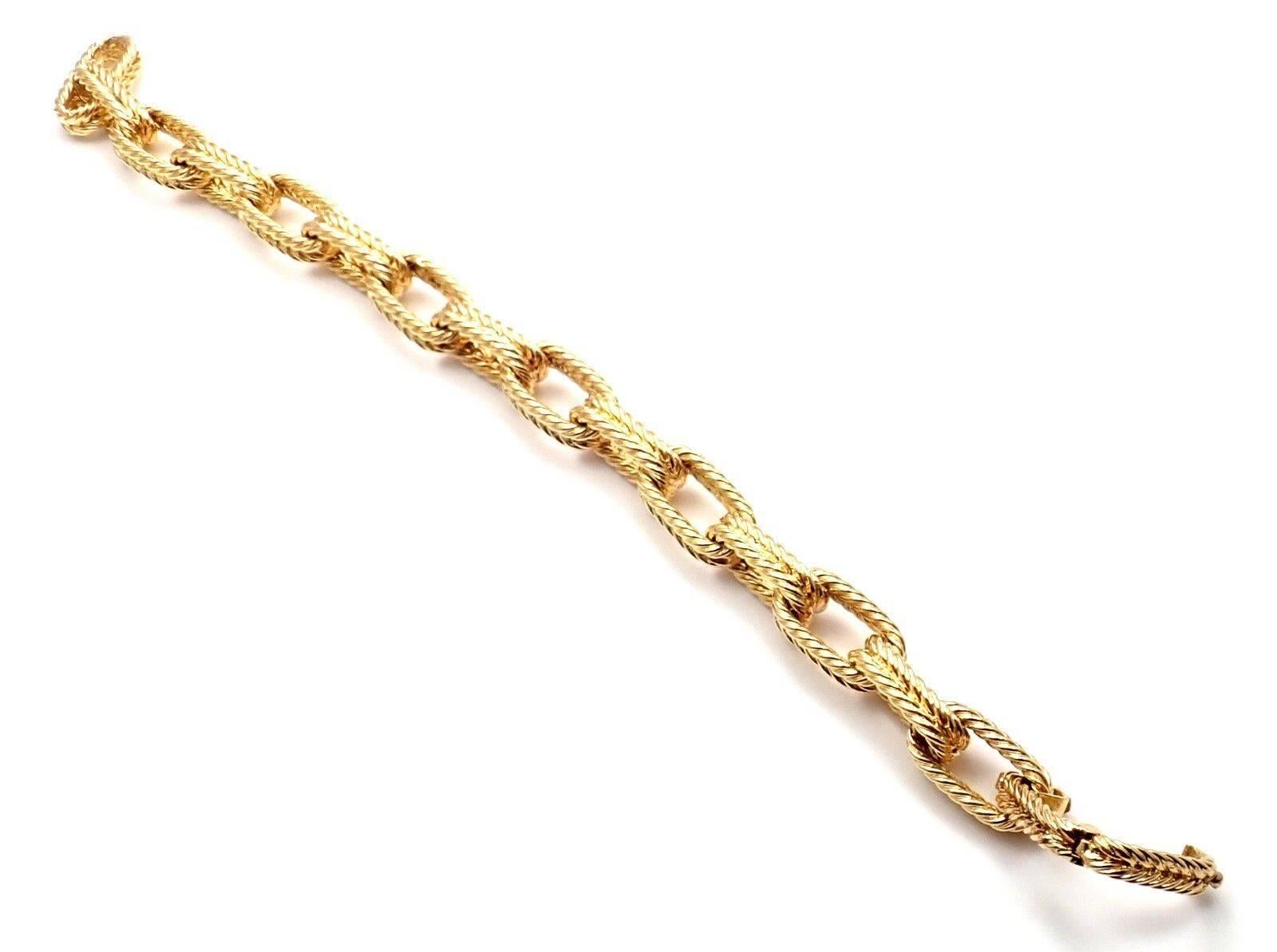 Vintage Van Cleef & Arpels Textured Yellow Gold Link Bracelet In New Condition In Holland, PA