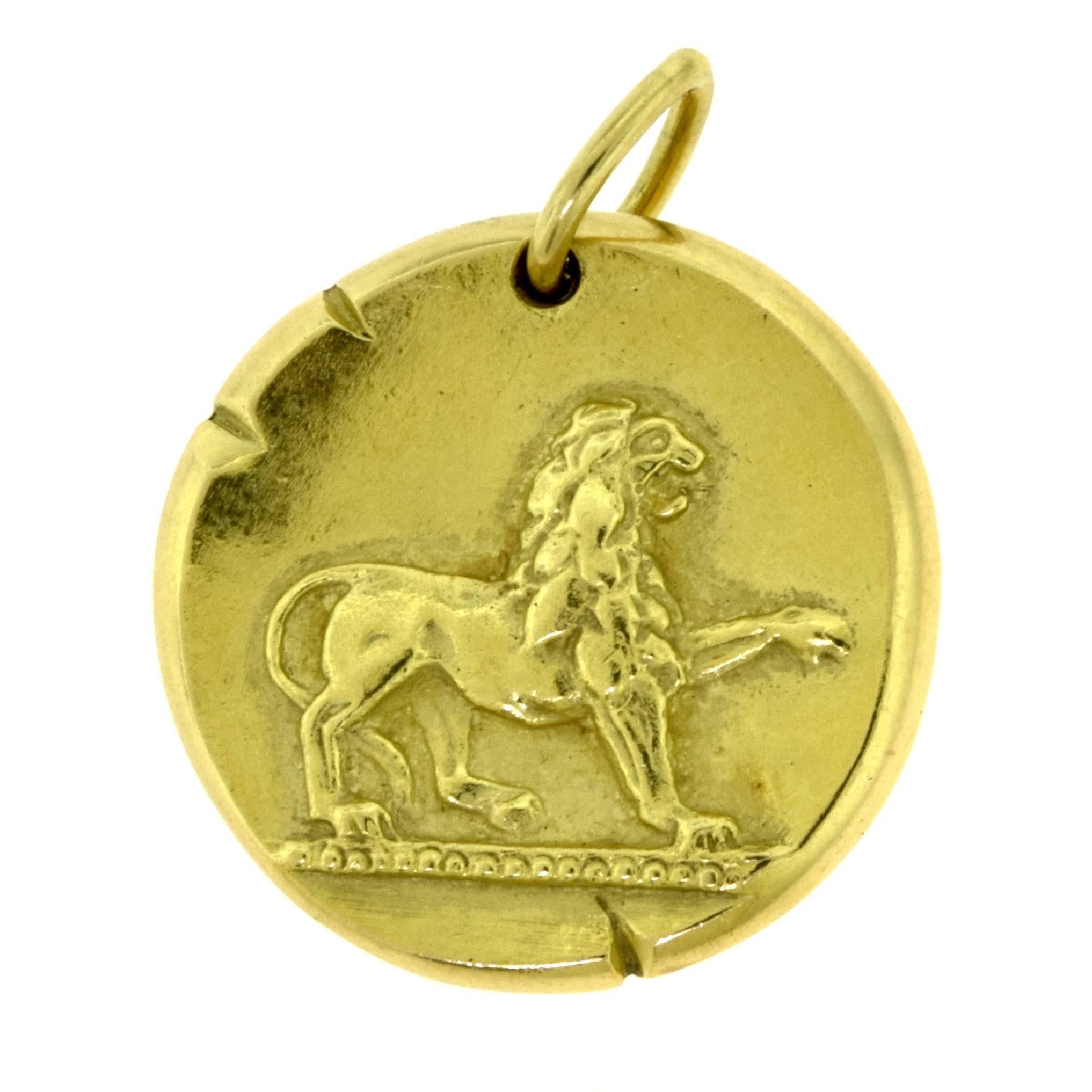 Vintage Van Cleef & Arpels Yellow Gold Leo Zodiac Single Pendant For Sale