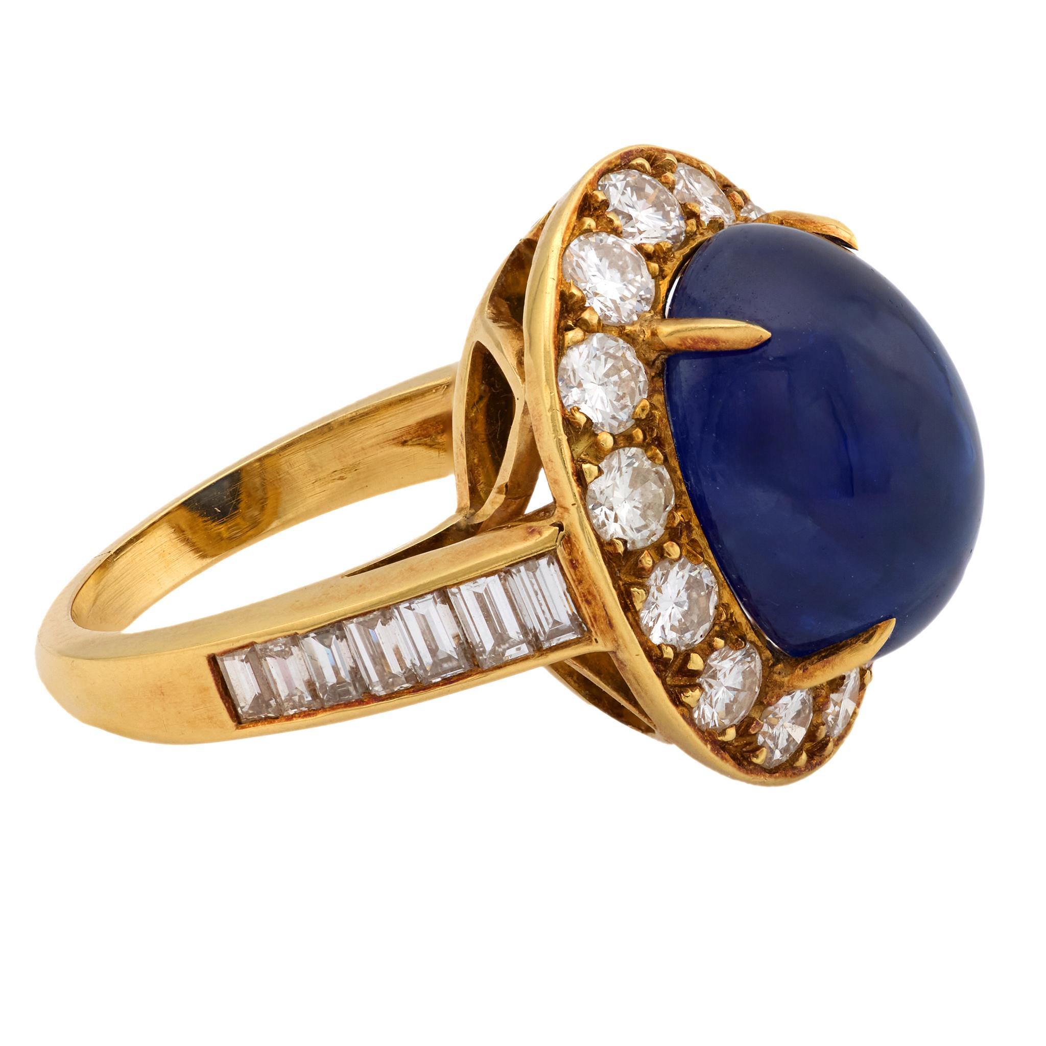 Vintage Van Cleef 8.90 carat cabochon saphir diamant or jaune 18k Bon état - En vente à Beverly Hills, CA