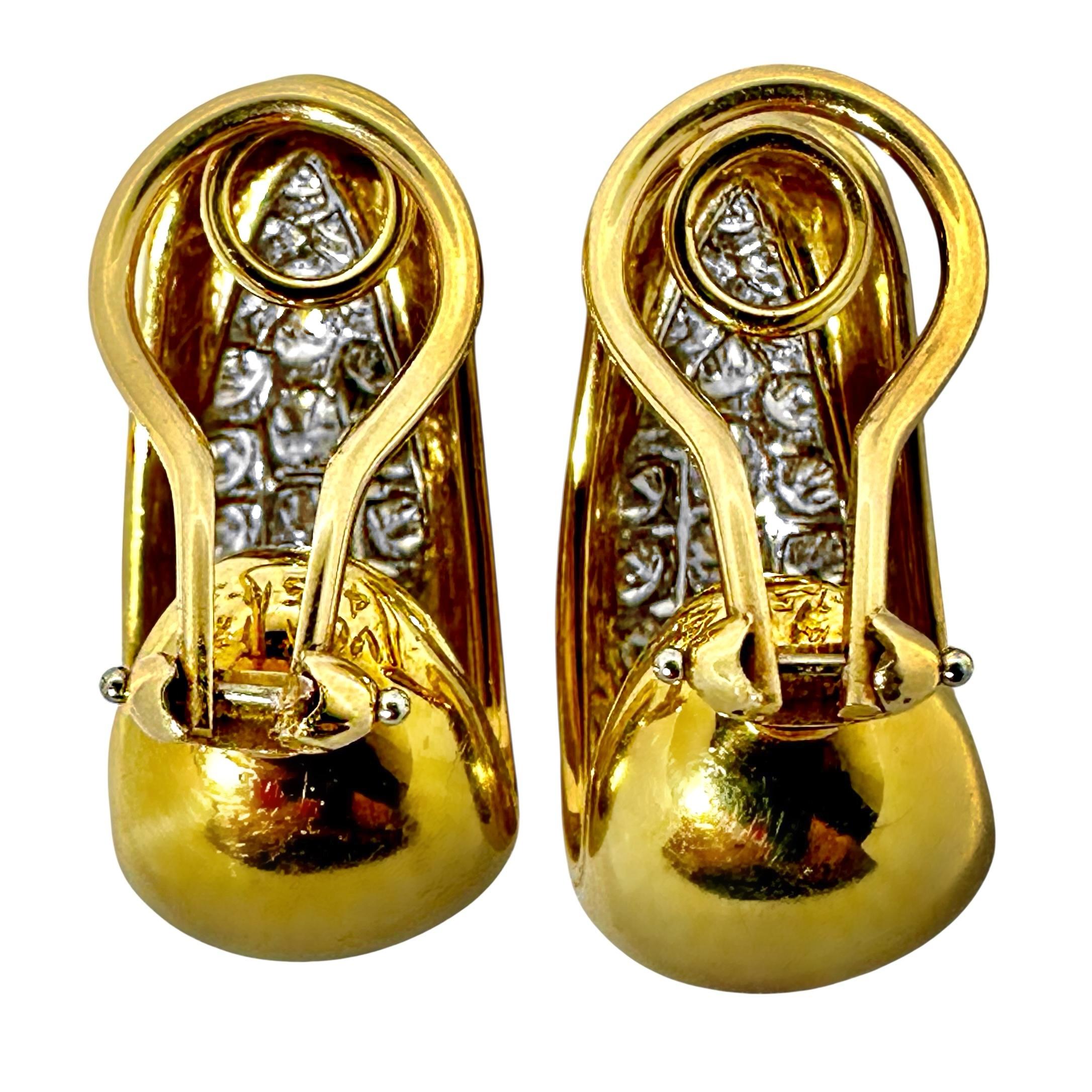 Vintage Van Cleef & Arpels 18K Gelbgold und Diamant J Haken Ohrringe im Zustand „Gut“ im Angebot in Palm Beach, FL