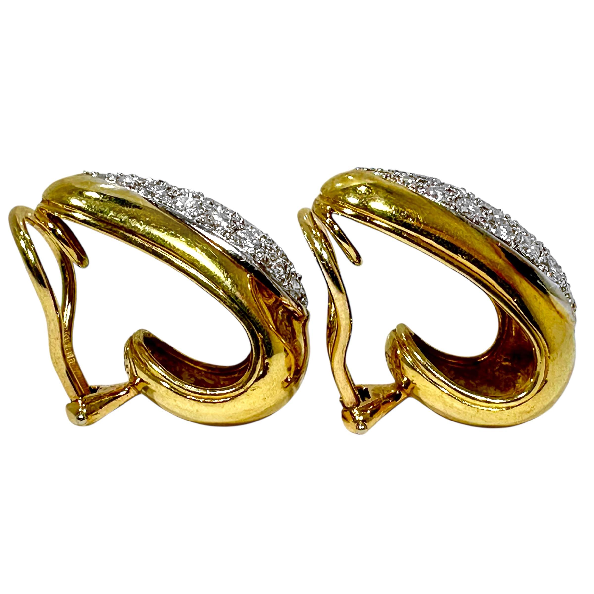 Vintage Van Cleef & Arpels 18K Gelbgold und Diamant J Haken Ohrringe Damen im Angebot