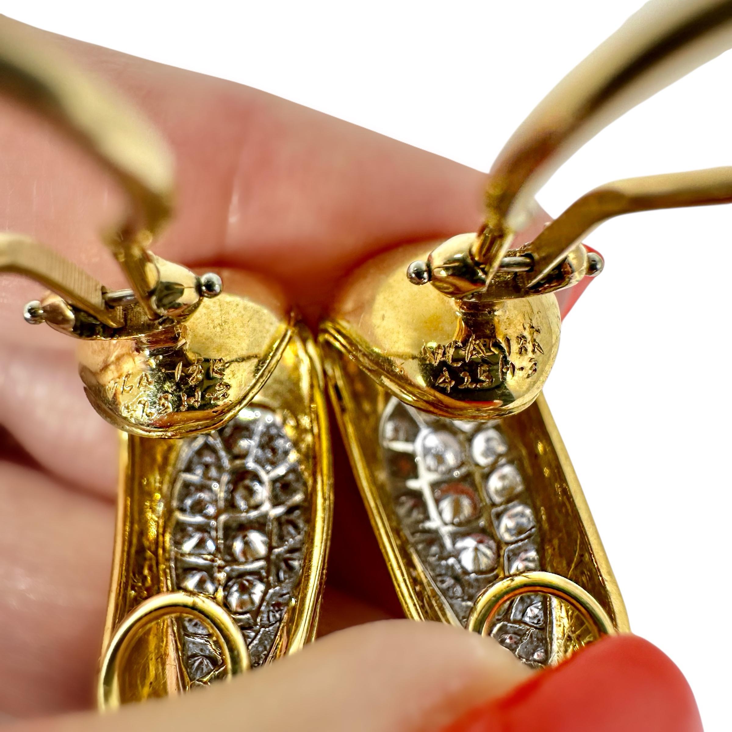 Vintage Van Cleef & Arpels 18K Gelbgold und Diamant J Haken Ohrringe im Angebot 2