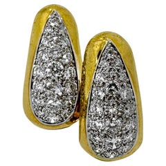 Vintage Van Cleef & Arpels Boucles d'oreilles crochet en or jaune 18K et diamants