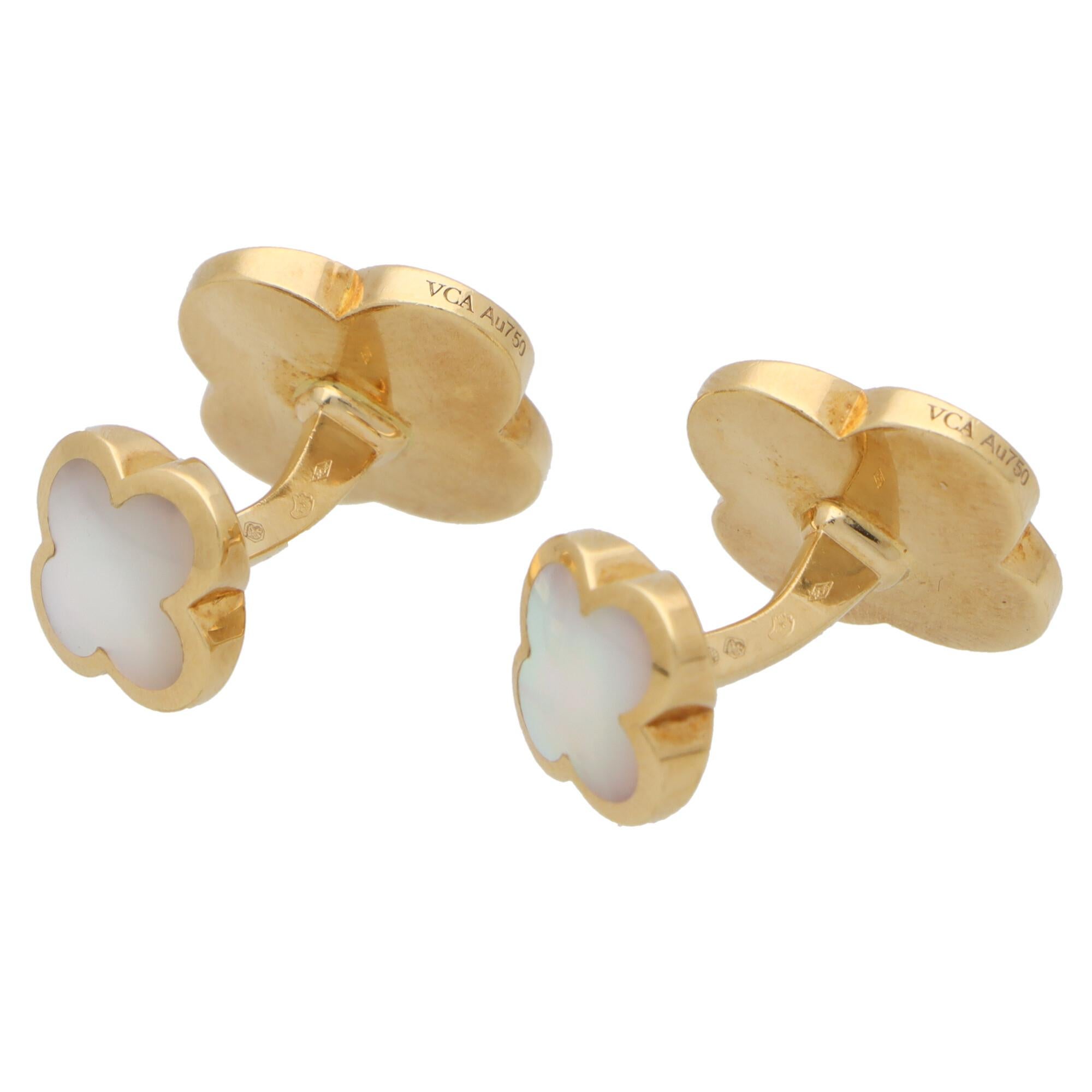 A beautiful pair of vintage Van Cleef and Arpels Alhambra swivel back cufflinks set in 18k yellow gold.

Each cufflink depicts the iconic Alhambra clover motif set centrally with a lustrous white mother of pearl piece. The cufflinks are secured to