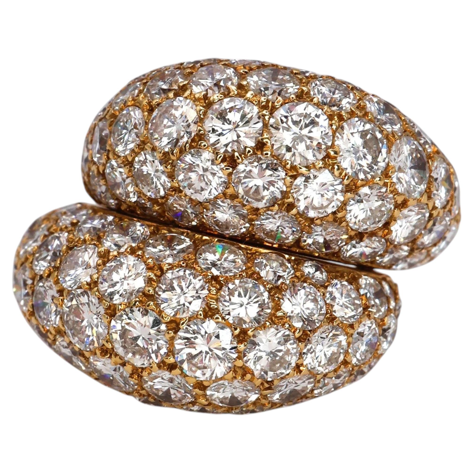Bague vintage Van Cleef & Arpels à double bombé, en diamants et or, vers 1980