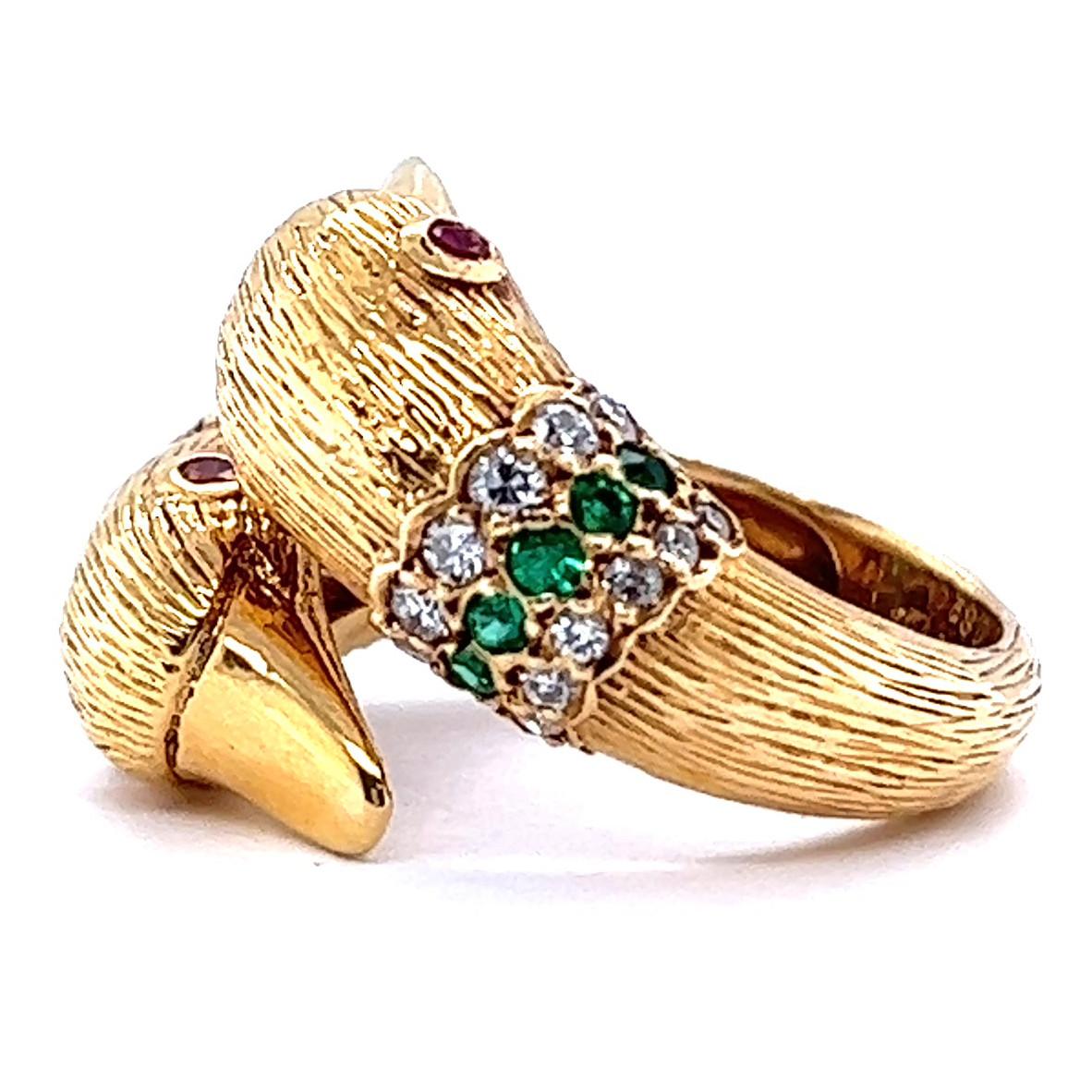 Women's or Men's Vintage Van Cleef & Arpels Diamond Emerald Ruby 18 Karat Gold Twin Duck Ring