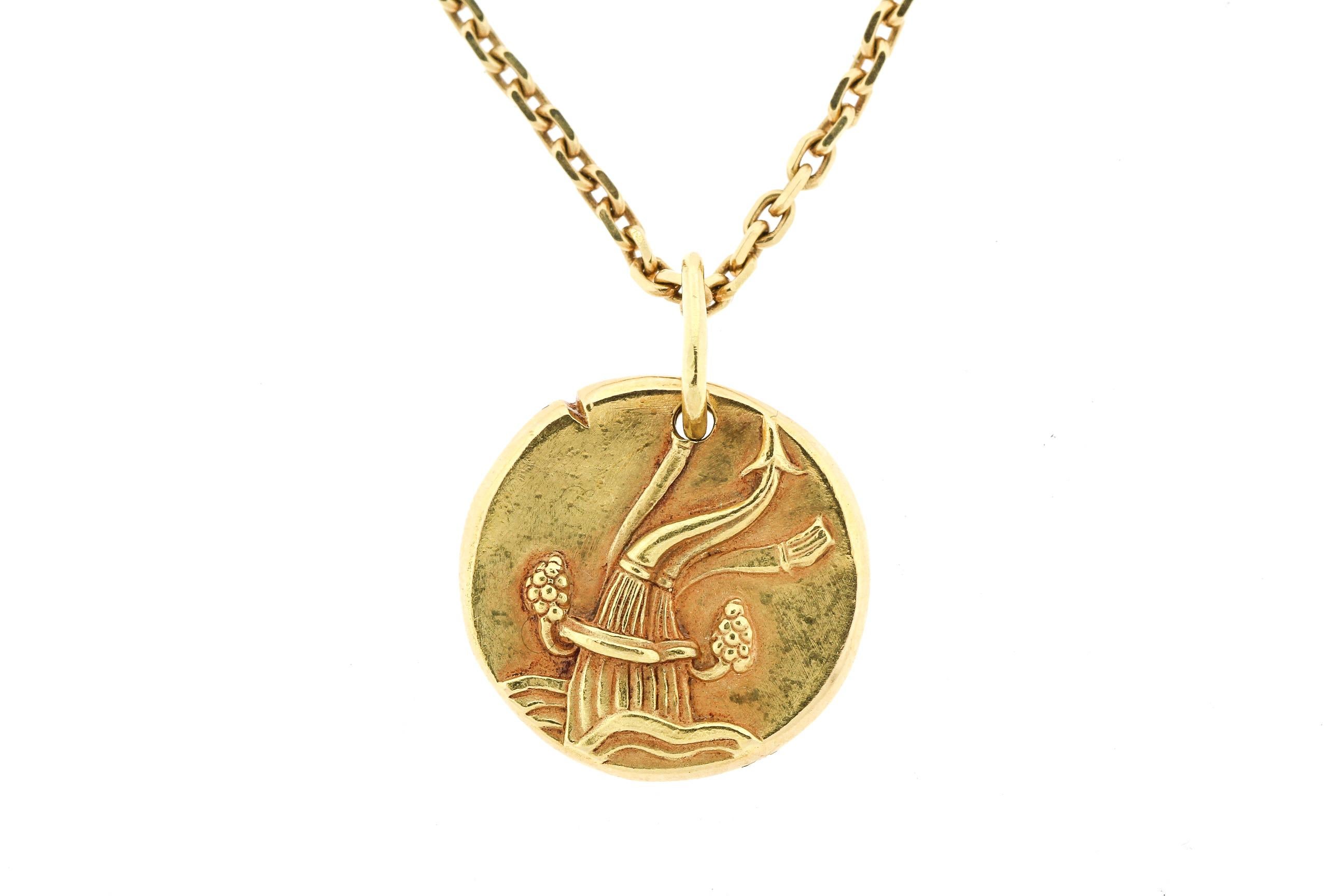 Women's or Men's Vintage Van Cleef & Arpels 18 Karat Gold Aquarius Zodiac Pendant Necklace