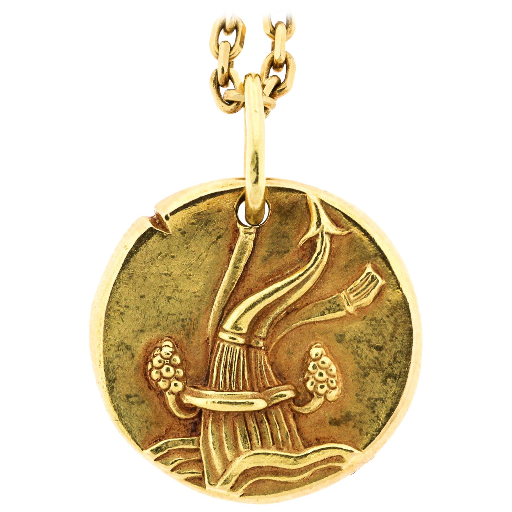 Vintage Van Cleef & Arpels 18 Karat Gold Aquarius Zodiac Pendant Necklace
