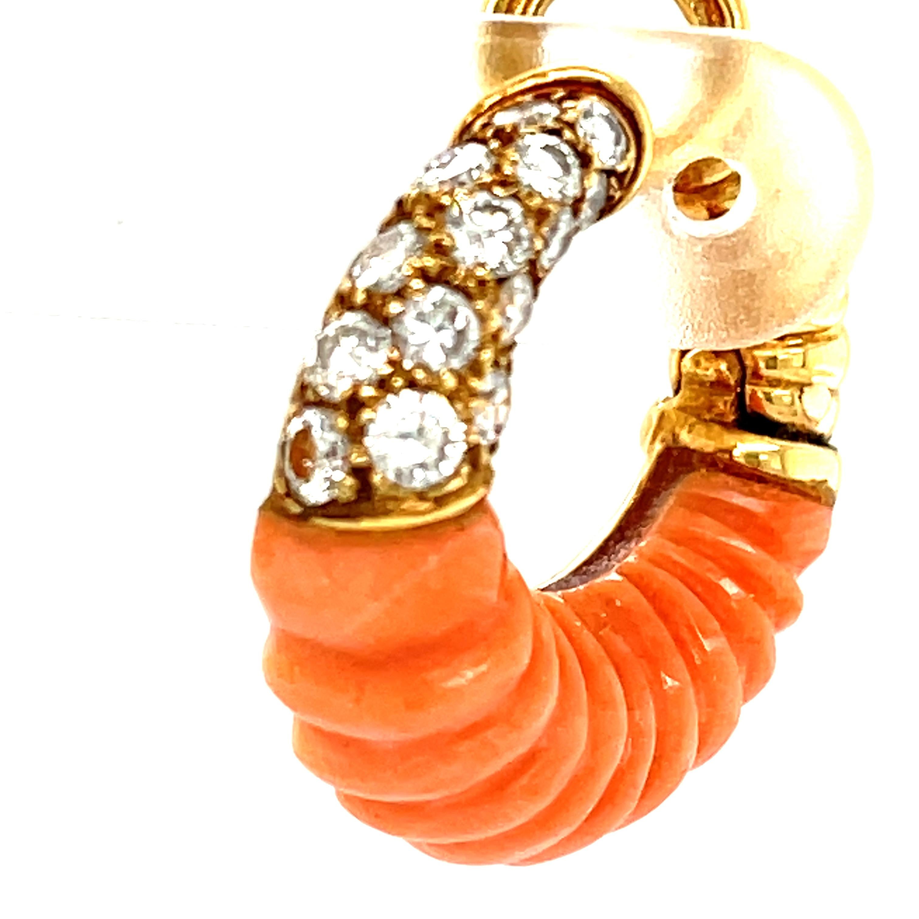 Round Cut Vintage Van Cleef & Arpels 18 Karat Gold Diamond Coral Creole Hoop Earrings