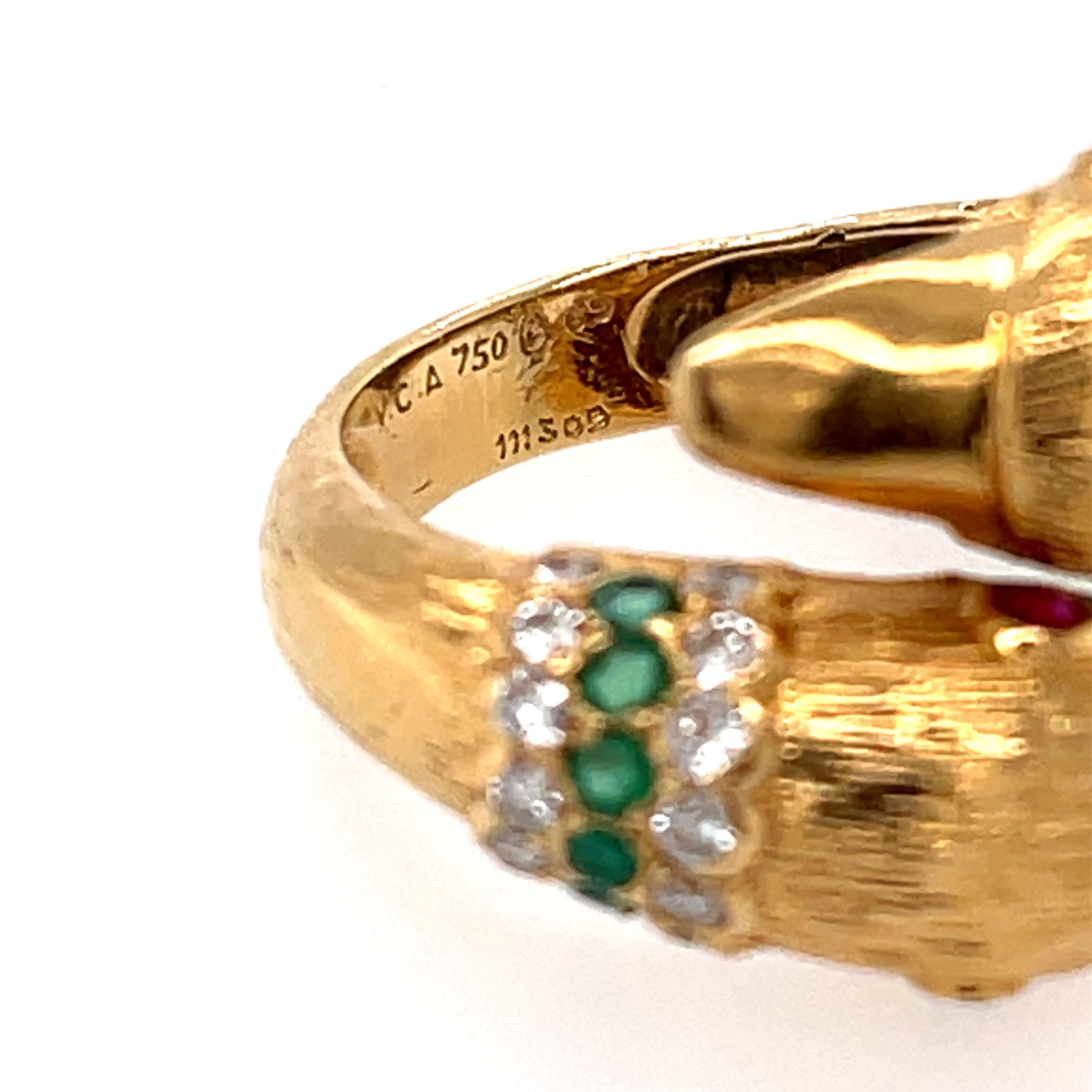 Women's or Men's Vintage Van Cleef & Arpels 18 Karat Gold Diamond Duck Ring