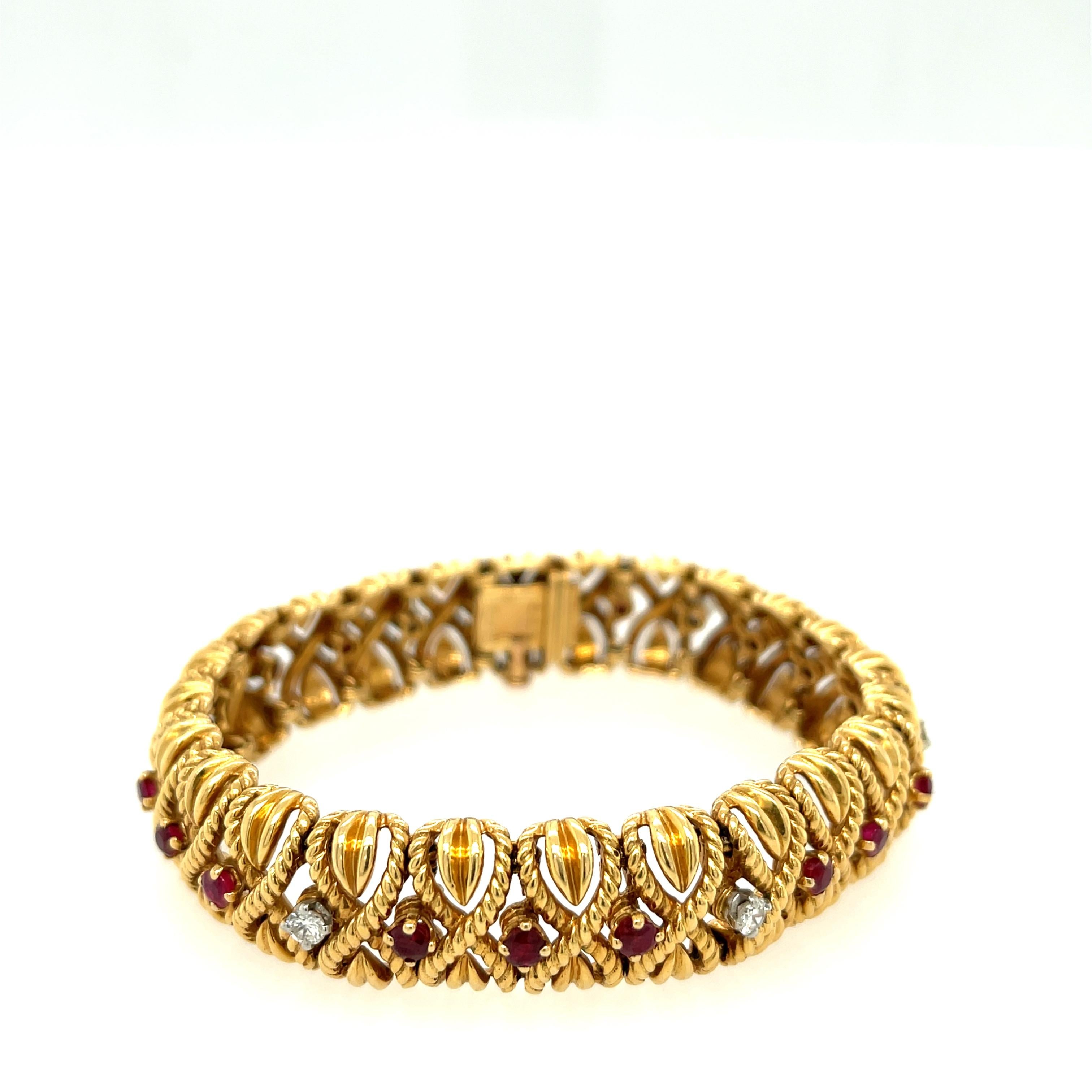 Round Cut Vintage Van Cleef & Arpels 18 Karat Gold Ruby Diamond Braided Bracelet