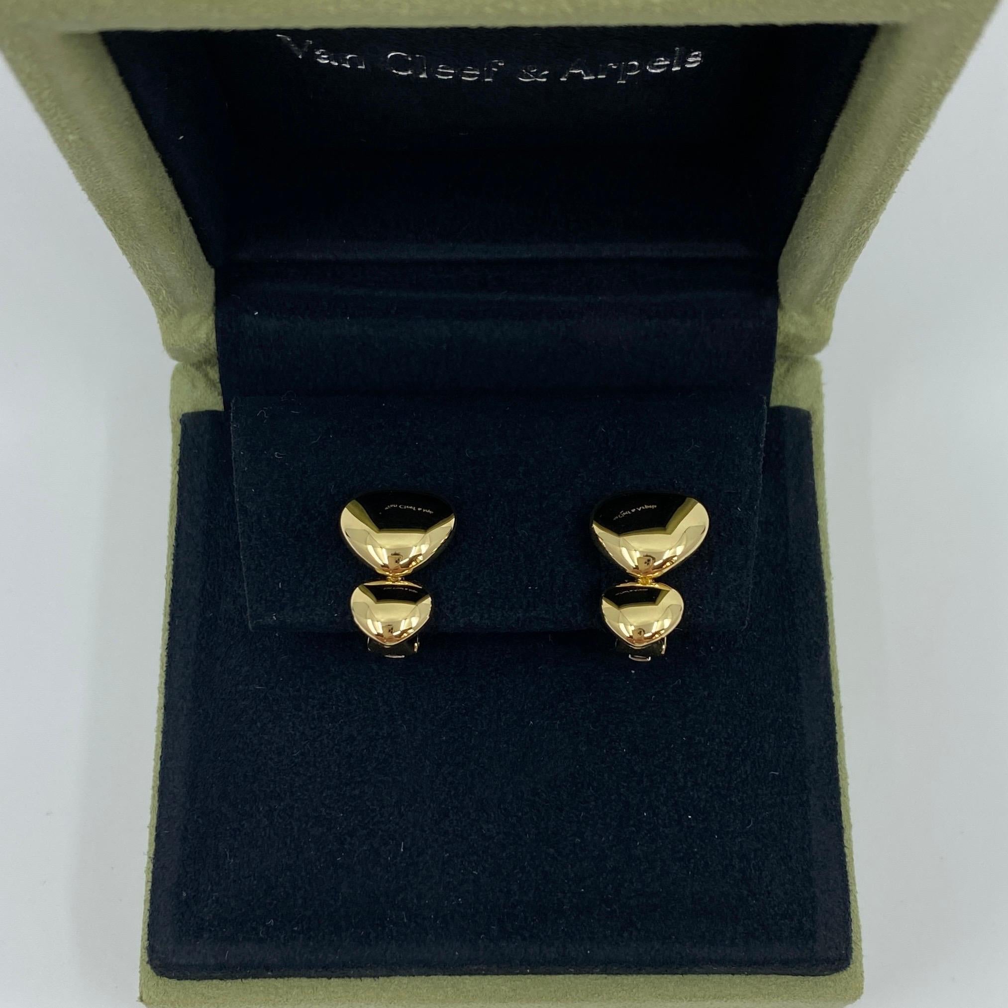Women's Vintage Van Cleef & Arpels 18 Karat Yellow Gold Double Heart Earrings Clip on