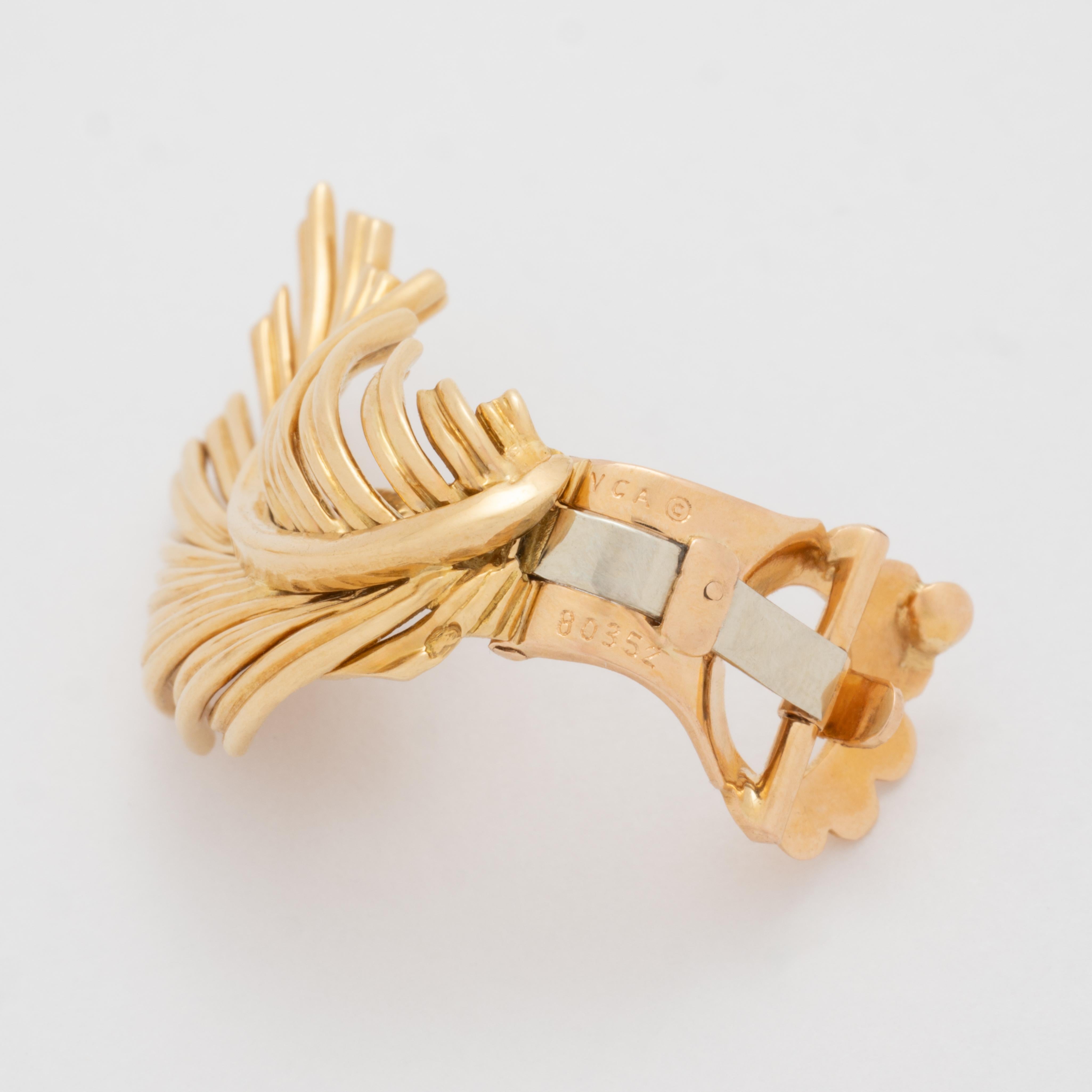 Vintage Van Cleef & Arpels 18 Karat Gelbgold Blätter Ohrringe im Angebot 2