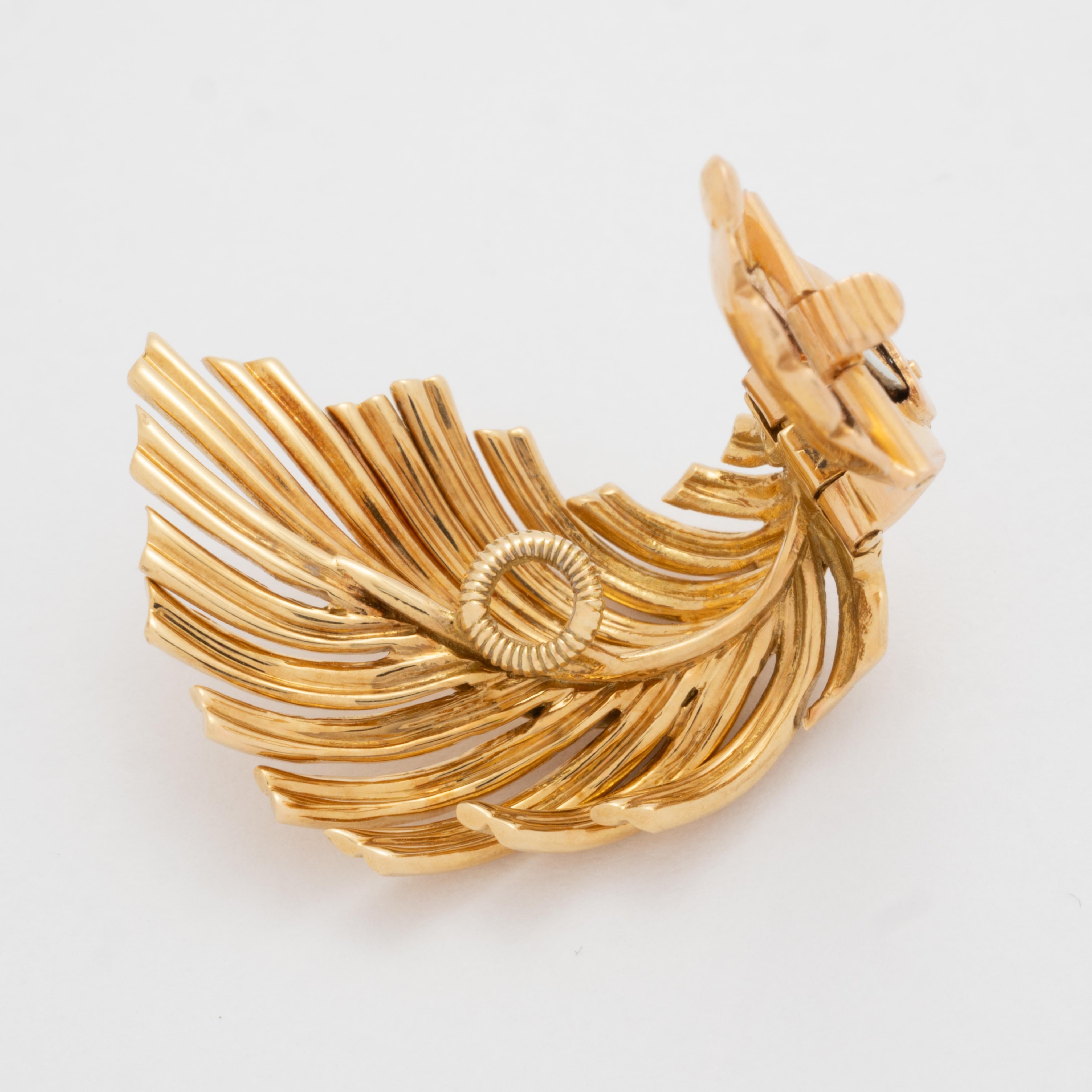 Vintage Van Cleef & Arpels 18 Karat Gelbgold Blätter Ohrringe im Angebot 3