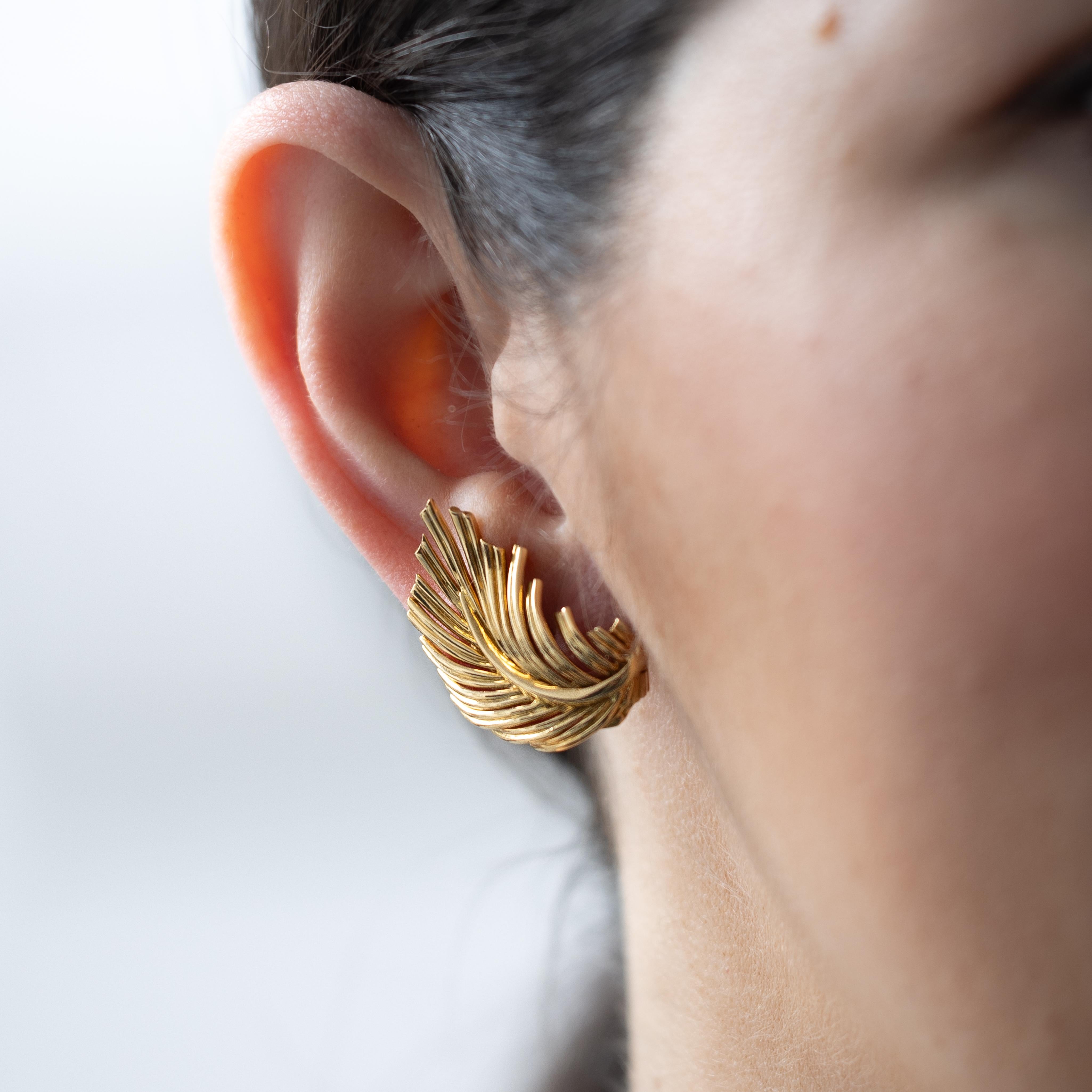 Vintage Van Cleef & Arpels 18 Karat Gelbgold Blätter Ohrringe im Angebot 4