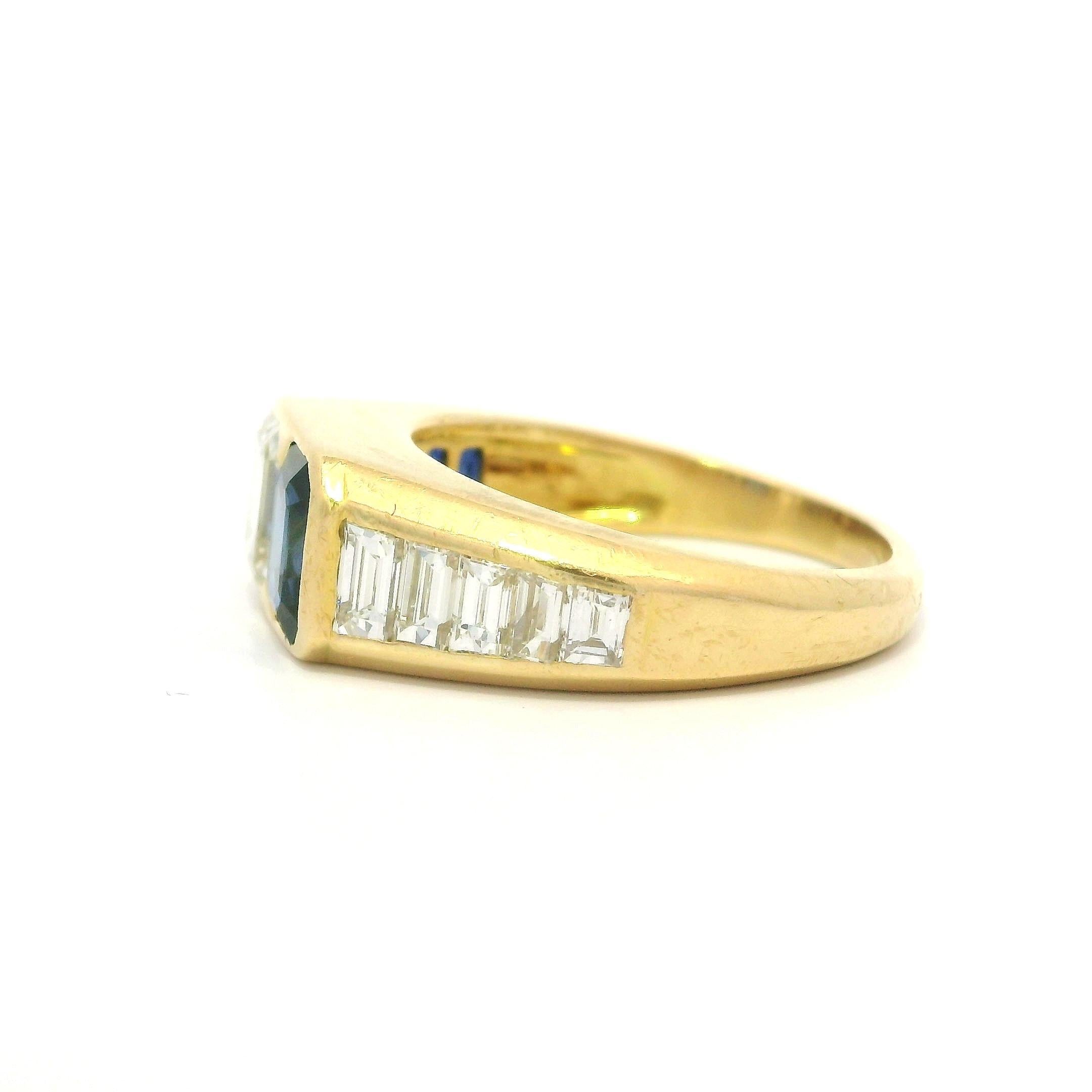 Van Cleef & Arpels 18k Gold 3.4 Karat Saphir-Diamant-Smaragdschliff-Ring im Angebot 11