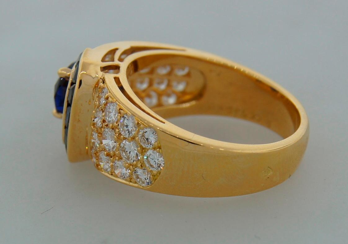 Vintage Van Cleef & Arpels 18k Gold Buckle Ring In Good Condition For Sale In Beverly Hills, CA