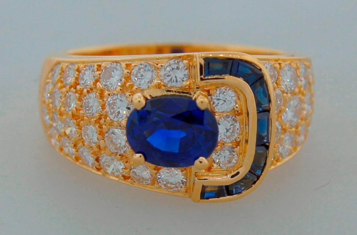 Vintage Van Cleef & Arpels 18k Gold Buckle Ring For Sale 2