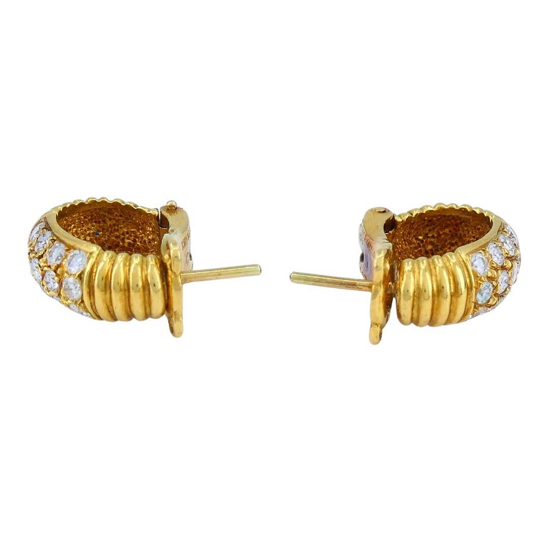 Vintage Van Cleef & Arpels 18k Gold Diamant Huggie Ohrringe im Angebot 3
