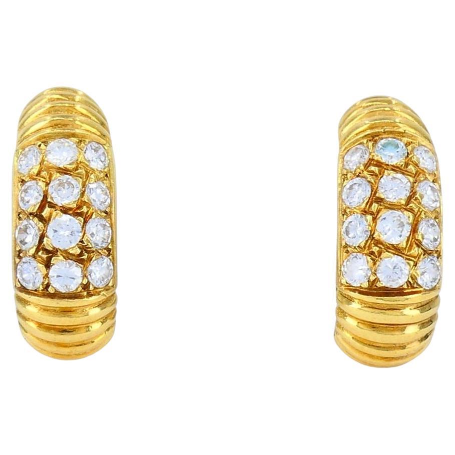 Pendientes Huggie Vintage Van Cleef & Arpels de oro de 18 quilates con diamantes