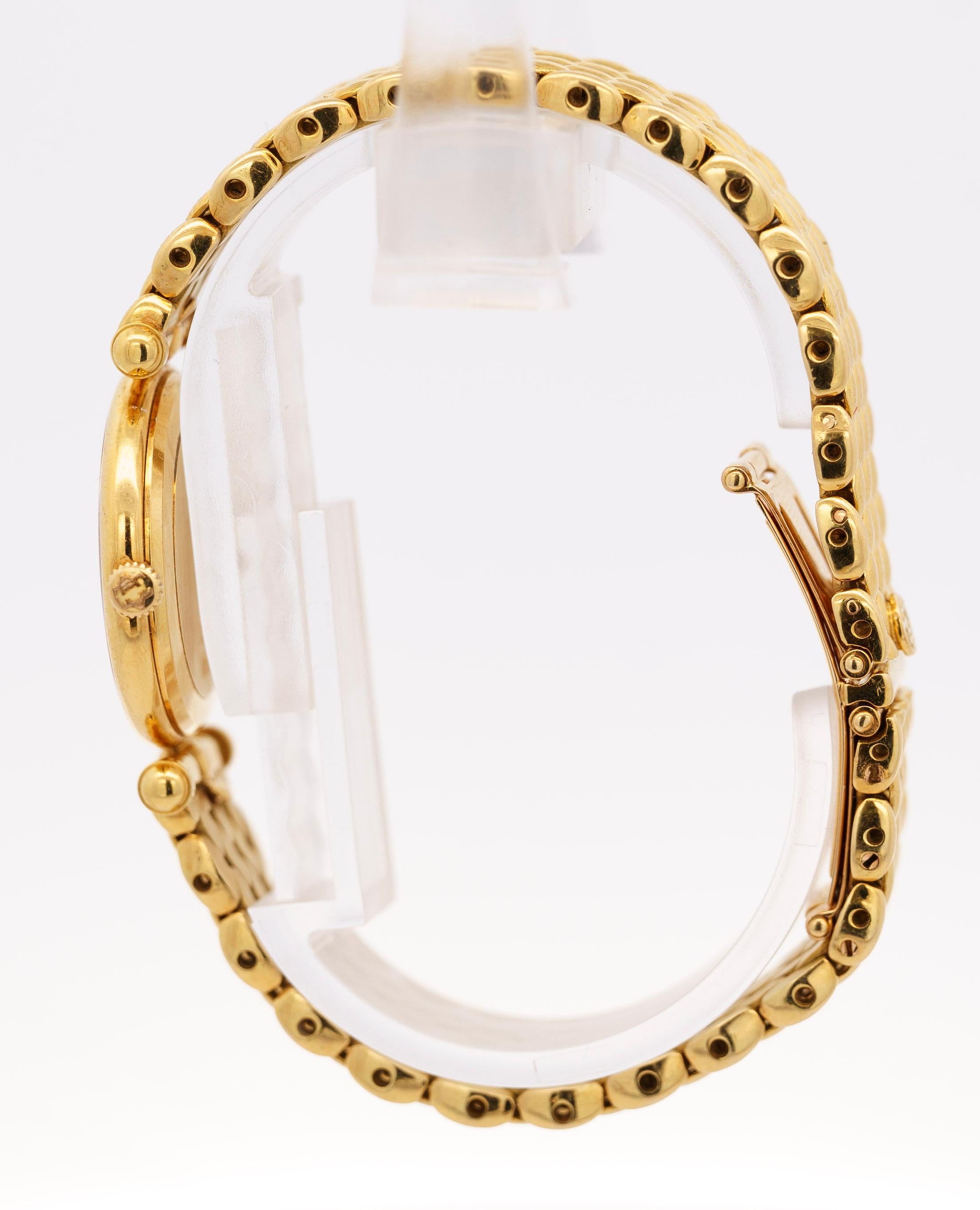 Van Cleef & Arpels 18 Karat Gold Perlmutt-Diamant-Damenarmbanduhr, Vintage im Zustand „Hervorragend“ im Angebot in Miami, FL