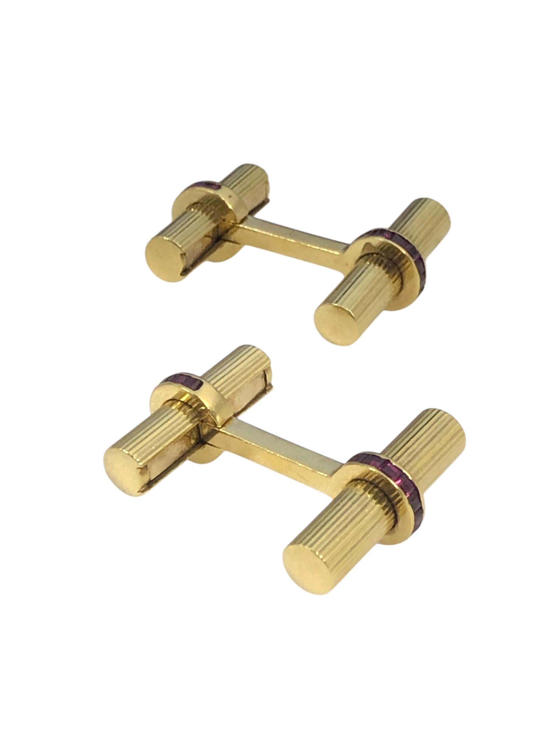 Vintage Van Cleef & Arpels 18K Yellow Gold and Ruby set Cufflinks In Excellent Condition For Sale In Chicago, IL