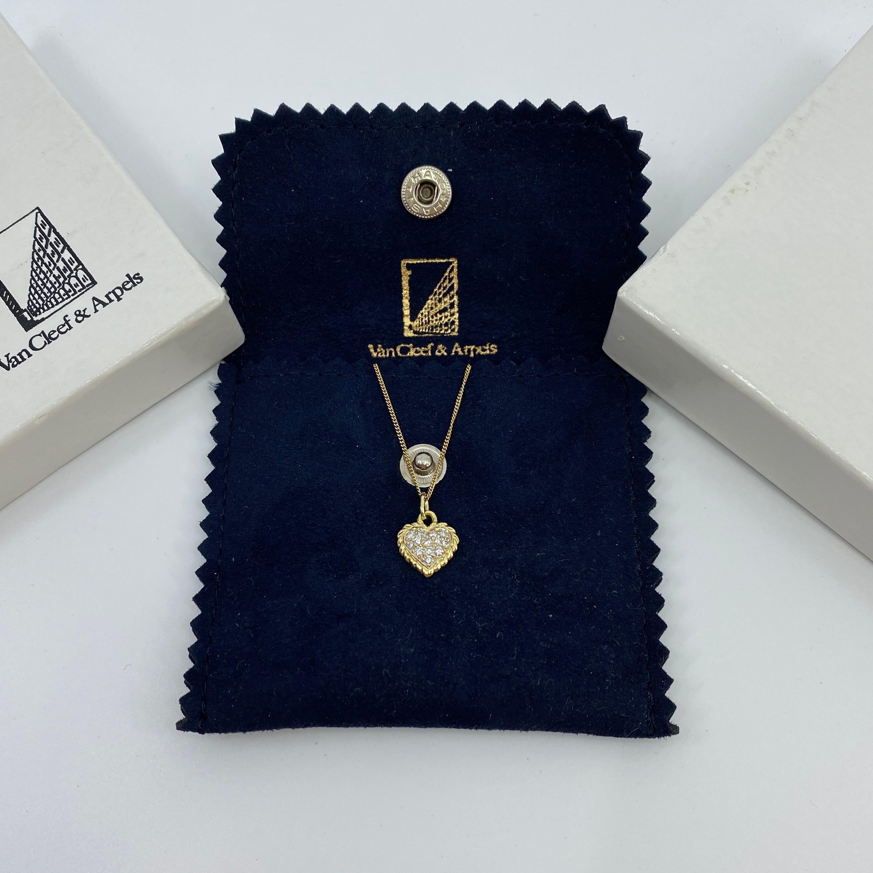 Vintage Van Cleef & Arpels Alhambra Diamond 18 Karat Gold Heart Pendant Necklace 2