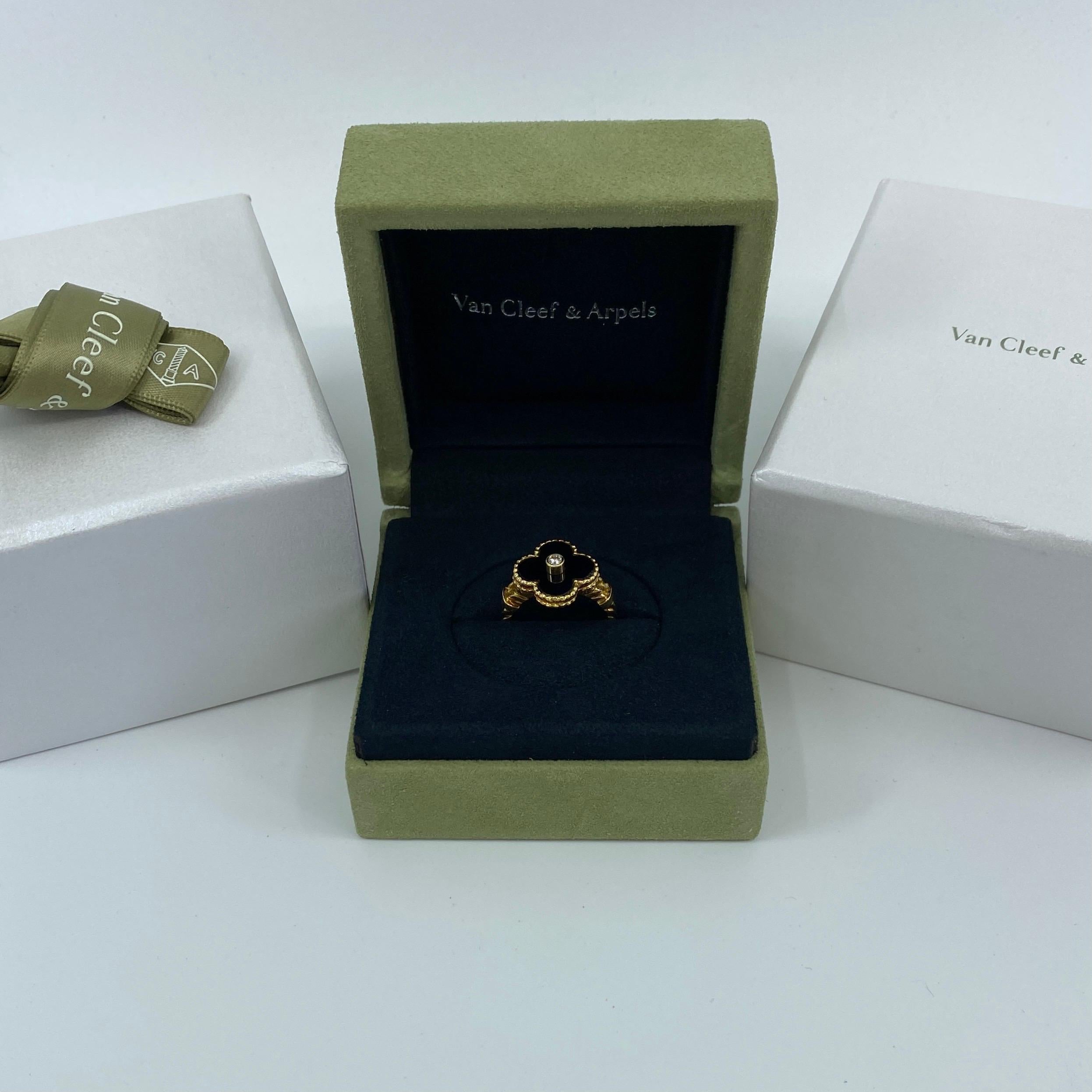 Vintage Van Cleef & Arpels Alhambra Onyx & Diamond Flower 18 Karat Gold Ring 6