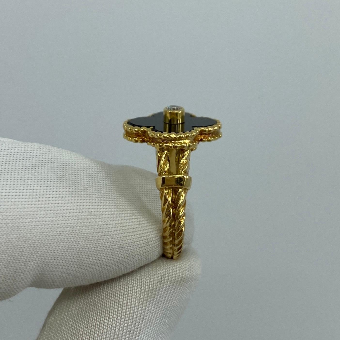 Vintage Van Cleef & Arpels Alhambra Onyx & Diamond Flower 18 Karat Gold Ring 8