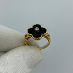 Vintage Van Cleef & Arpels Alhambra Onyx & Diamond Flower 18 Karat Gold Ring