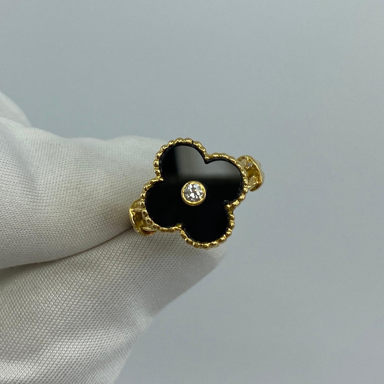 Vintage Van Cleef & Arpels Alhambra Onyx & Diamond Flower 18 Karat Gold Ring In Excellent Condition In Birmingham, GB