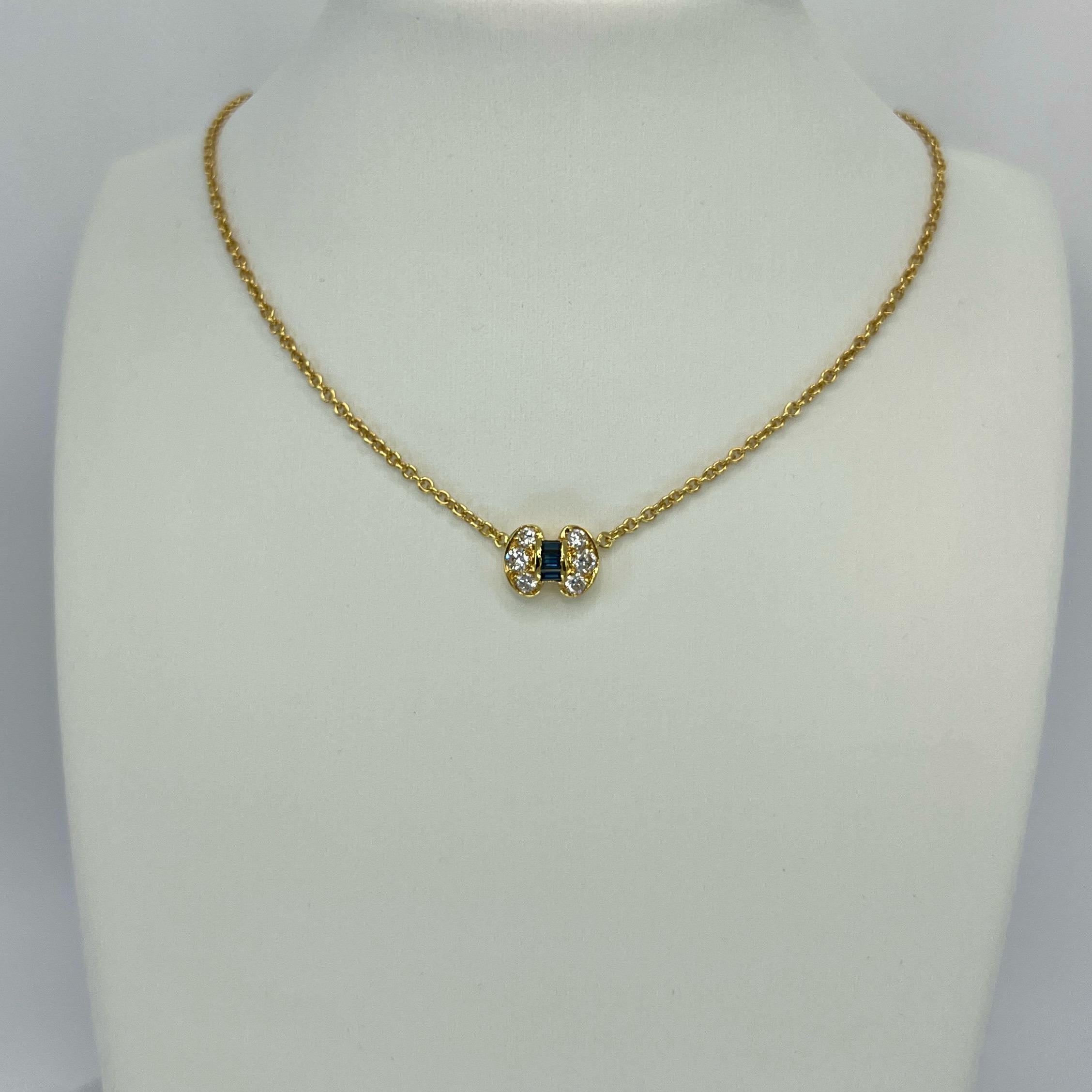 Vintage Van Cleef & Arpels Blue Sapphire & Diamond Ribbon Bow 18k Gold Necklace In Excellent Condition For Sale In Birmingham, GB