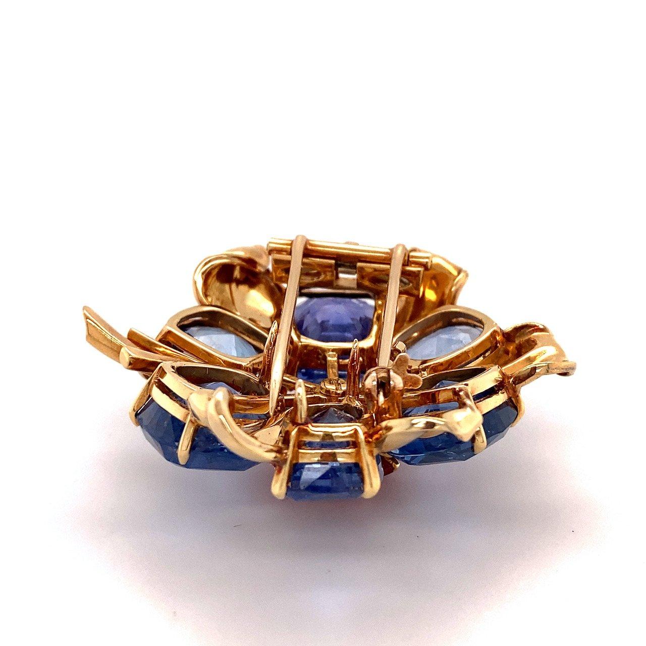 Vintage Van Cleef & Arpels Blue Sapphire & Ruby Brooch, 18KT Yellow Gold For Sale 2