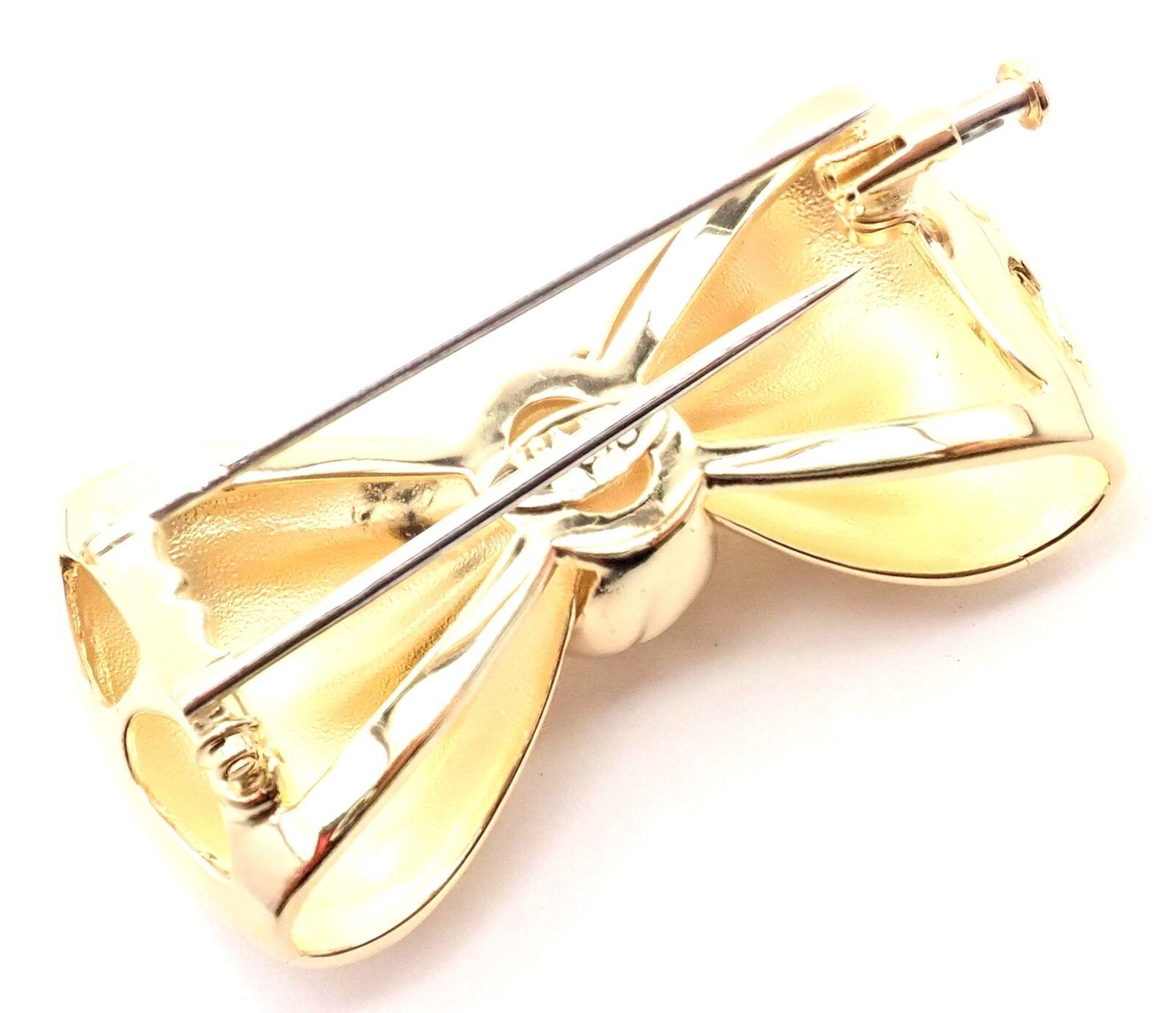 Vintage Van Cleef & Arpels Bow Design Yellow Gold Pin Brooch In Excellent Condition For Sale In Holland, PA