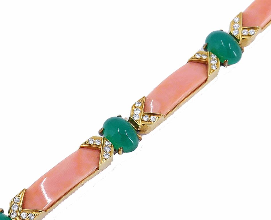 Vintage Van Cleef & Arpels Bracelet Gold Coral Gemstones French Estate Jewelry For Sale 3
