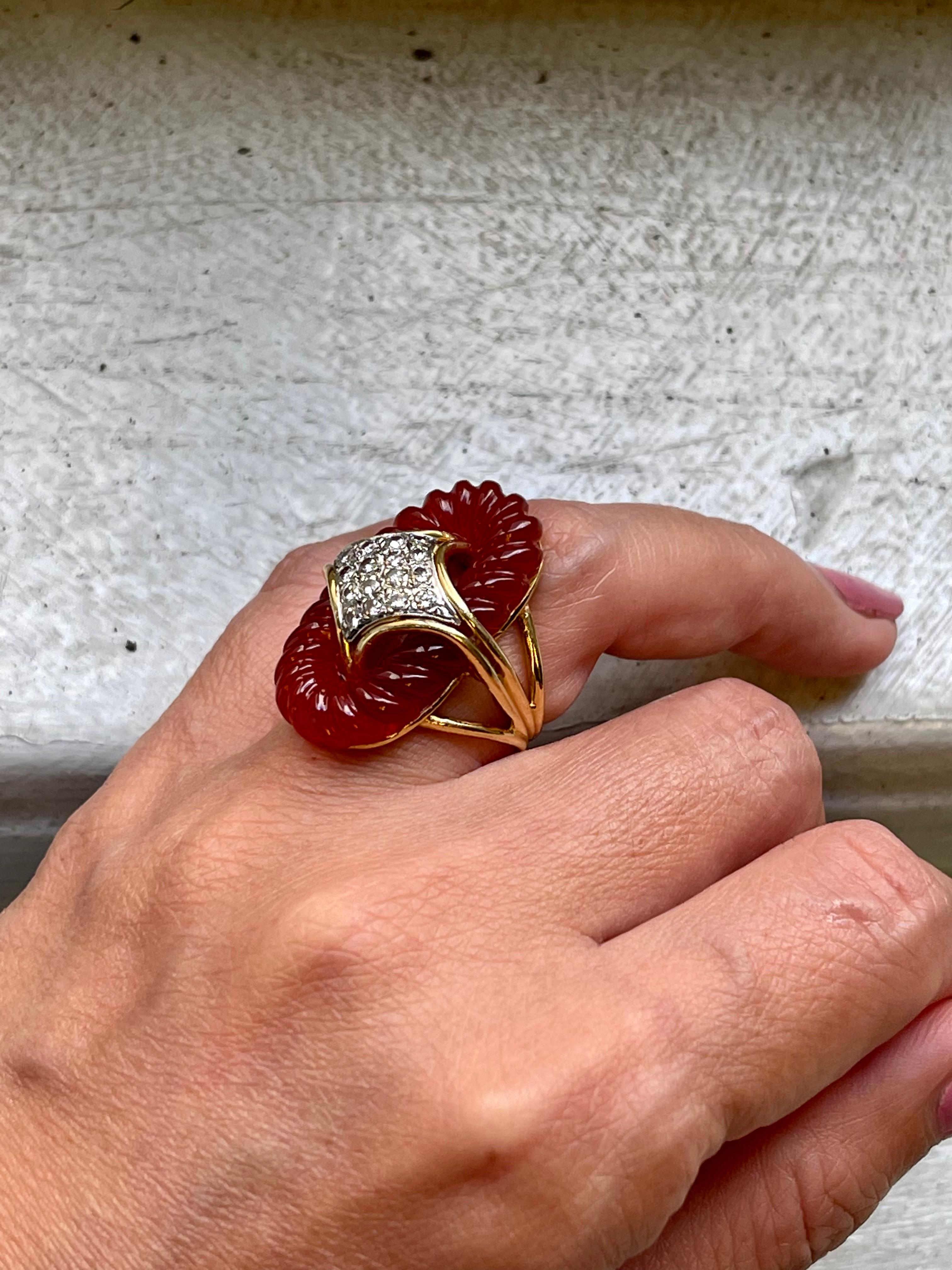 Vintage Van Cleef & Arpels Carnelian 18 Karat Yellow Gold Diamond Cocktail Ring In Good Condition In New York, NY