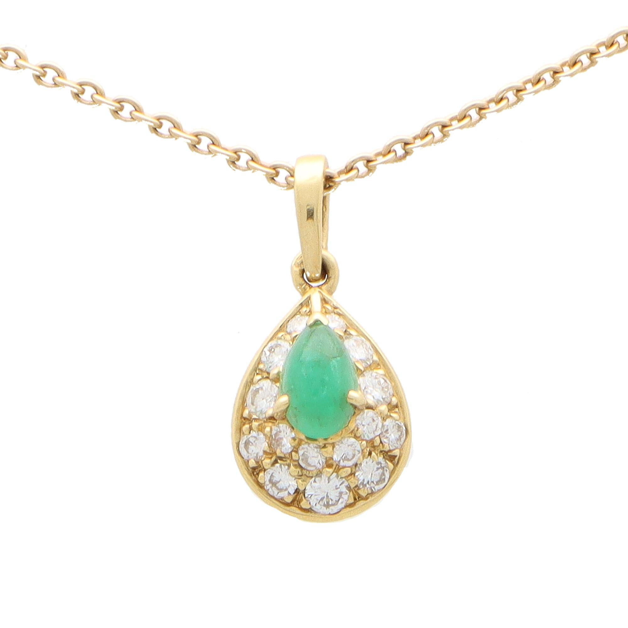 Van Cleef &amp;amp; Arpels: 18 Karat Gold Anhänger mit Chrysopras und Diamant (Cabochon)