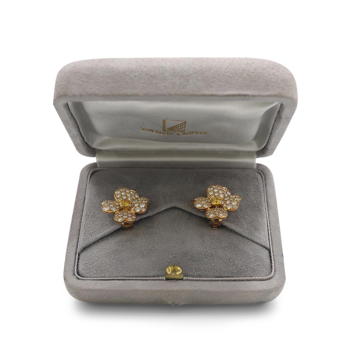 Women's or Men's Vintage Van Cleef & Arpels 'Cosmos' Yellow Gold and Diamond Earrings, Medium Mod