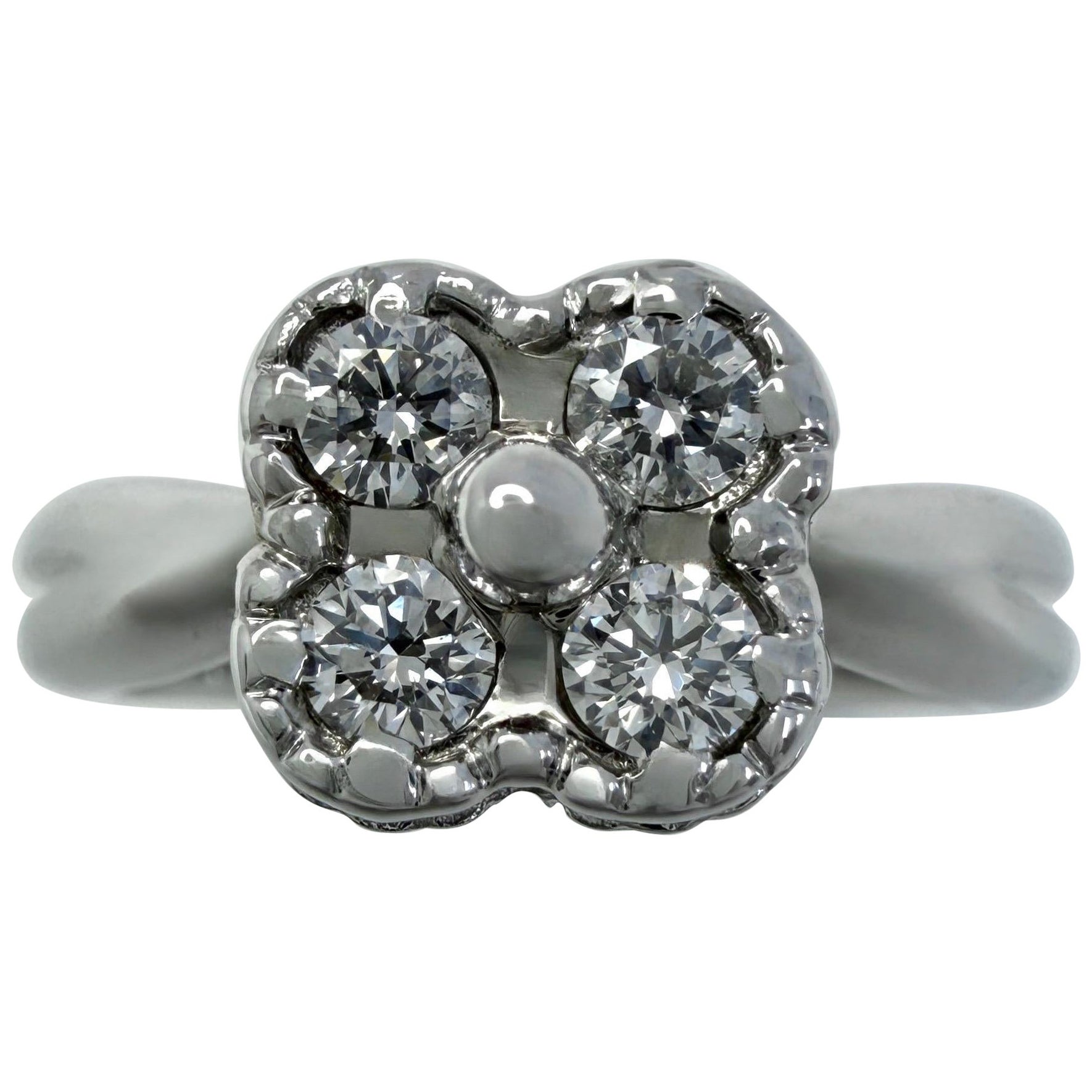What is a vintage engagement ring?