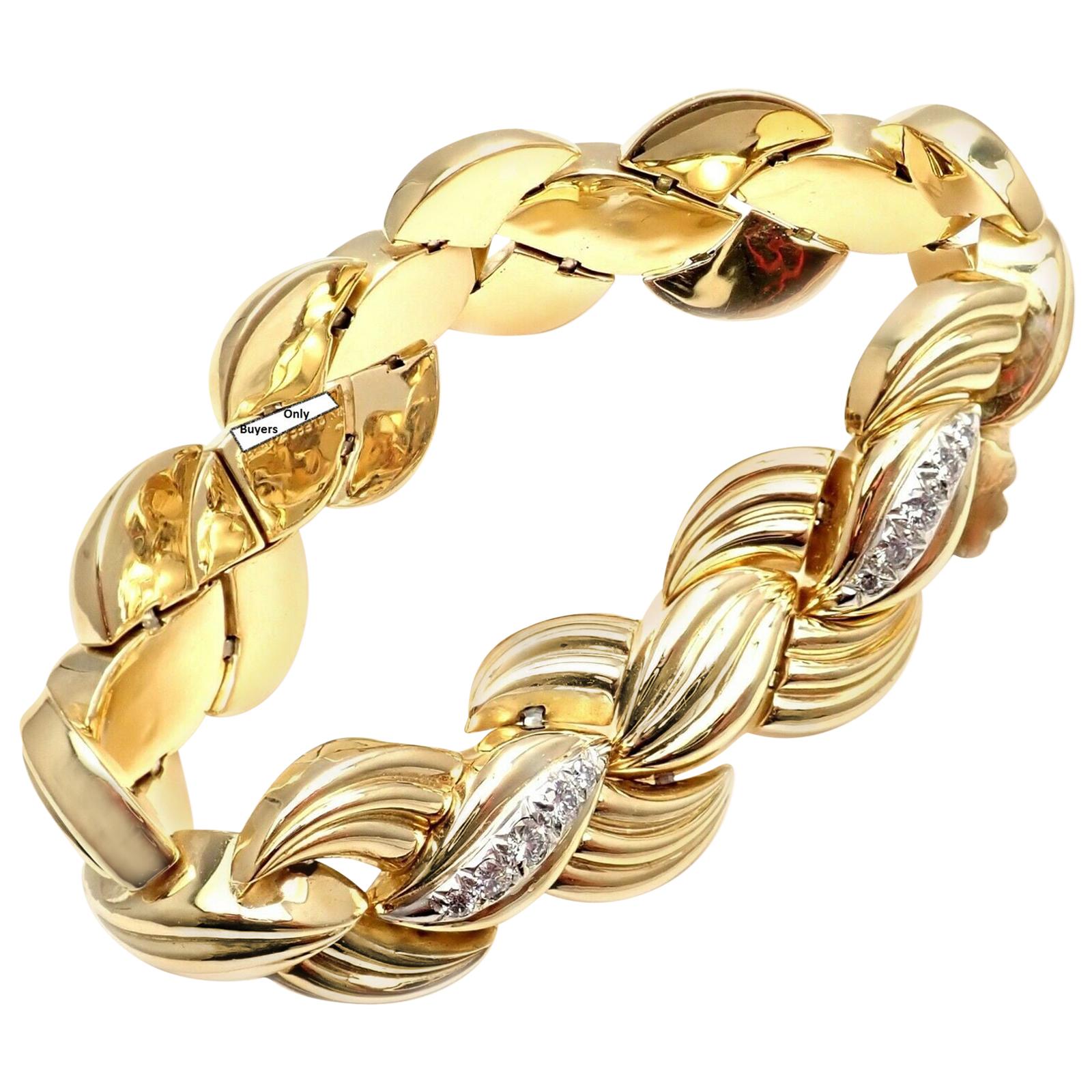 18k Yellow Gold Diamond Link Vintage Bracelet by Van Cleef & Arpels. 
With 25 round brilliant cut diamonds VS1 clarity, G color total weight approx. 1.75ctw
Details:
Length:  7.5