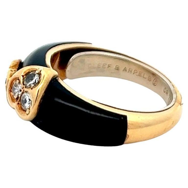 Vintage Van Cleef & Arpels Diamond Onyx 18k Yellow Gold Ring In Good Condition In Beverly Hills, CA