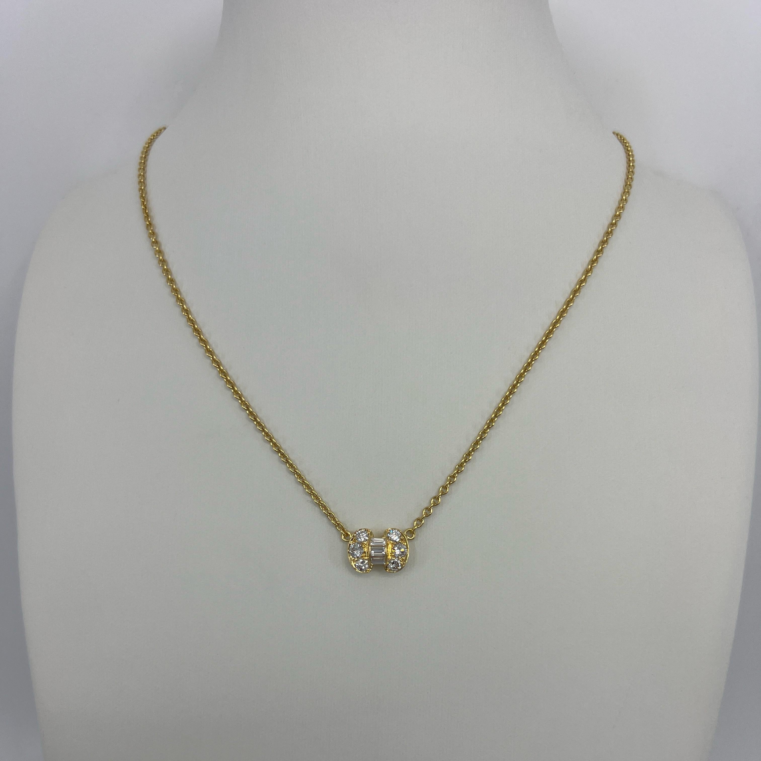 Vintage Van Cleef & Arpels Diamond Ribbon Bow 18k Yellow Gold Pendant Necklace In Excellent Condition For Sale In Birmingham, GB