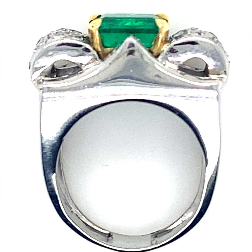 Vintage Van Cleef & Arpels Emerald Diamond Platinum Ring Circa 1940 For Sale 3