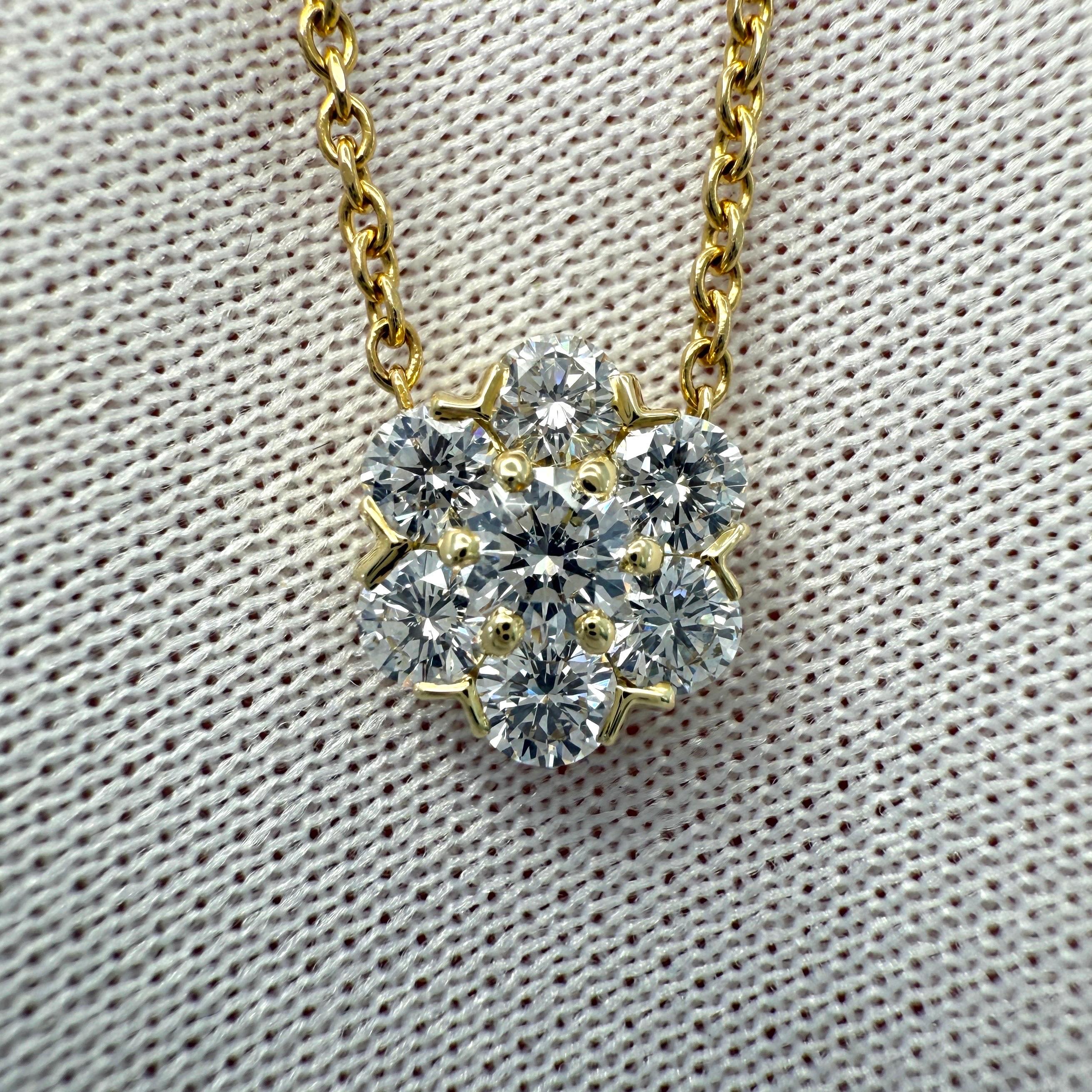 Vintage Van Cleef & Arpels Fleurette Diamond 18k Yellow Gold Pendant Necklace Unisexe en vente