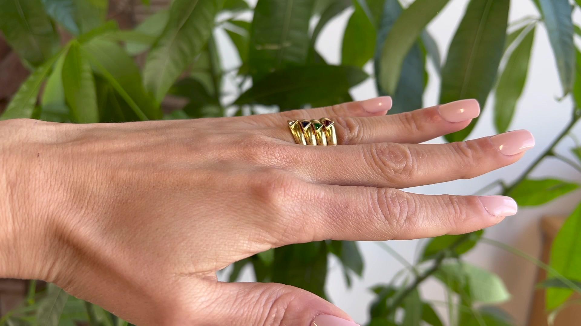 Round Cut Vintage Van Cleef & Arpels Gemstone 18K Yellow Gold Triangle Ring Set