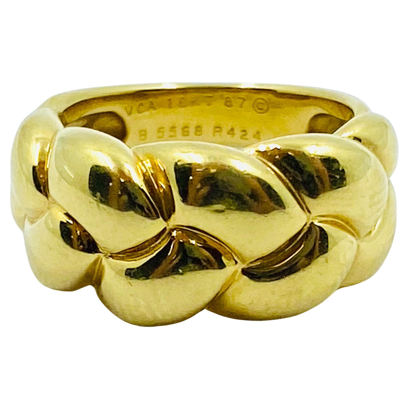 Vintage Van Cleef & Arpels Gold Braided Band Ring In Excellent Condition For Sale In Beverly Hills, CA