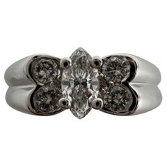Van Cleef & Arpels: 18 Karat Weißgold Ring mit Marquise-Diamant Celia Schmetterling