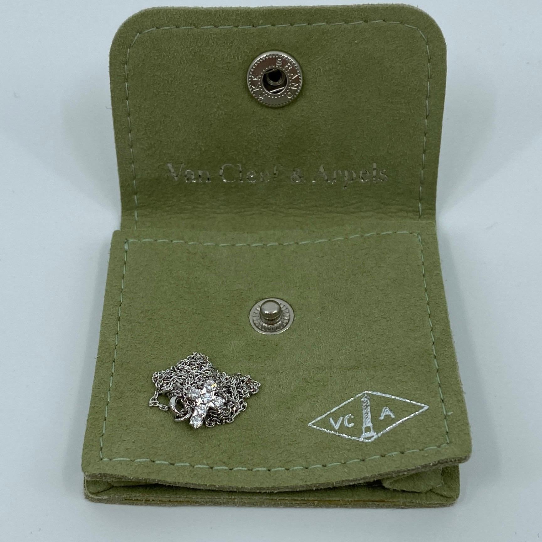 Vintage Van Cleef & Arpels Mini Cross Diamond 18k White Gold Pendant Necklace In Excellent Condition In Birmingham, GB
